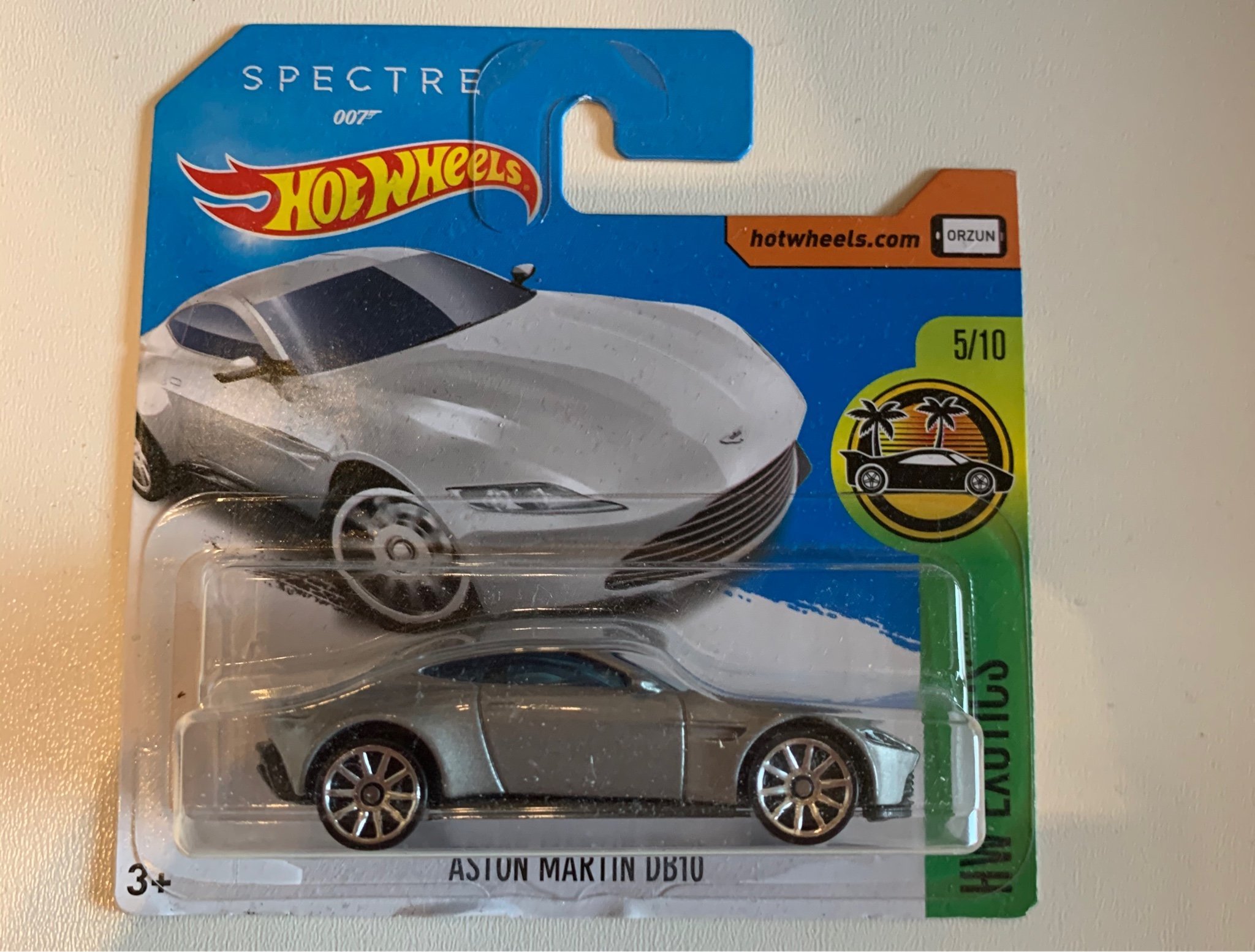 hot wheels aston martin db11