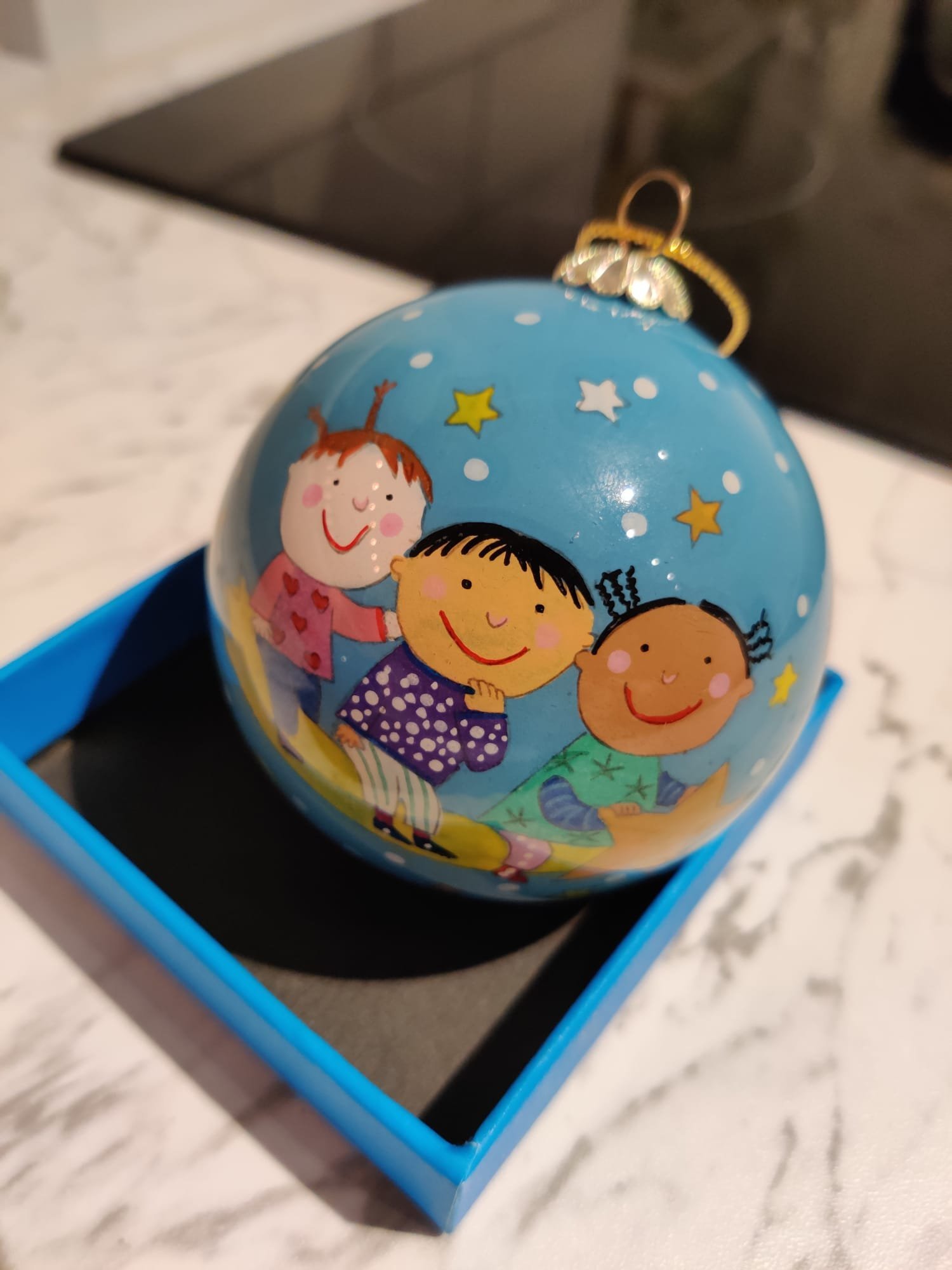 Julkula UNICEF Världens barn Handpainted Sweden.. Köp på Tradera