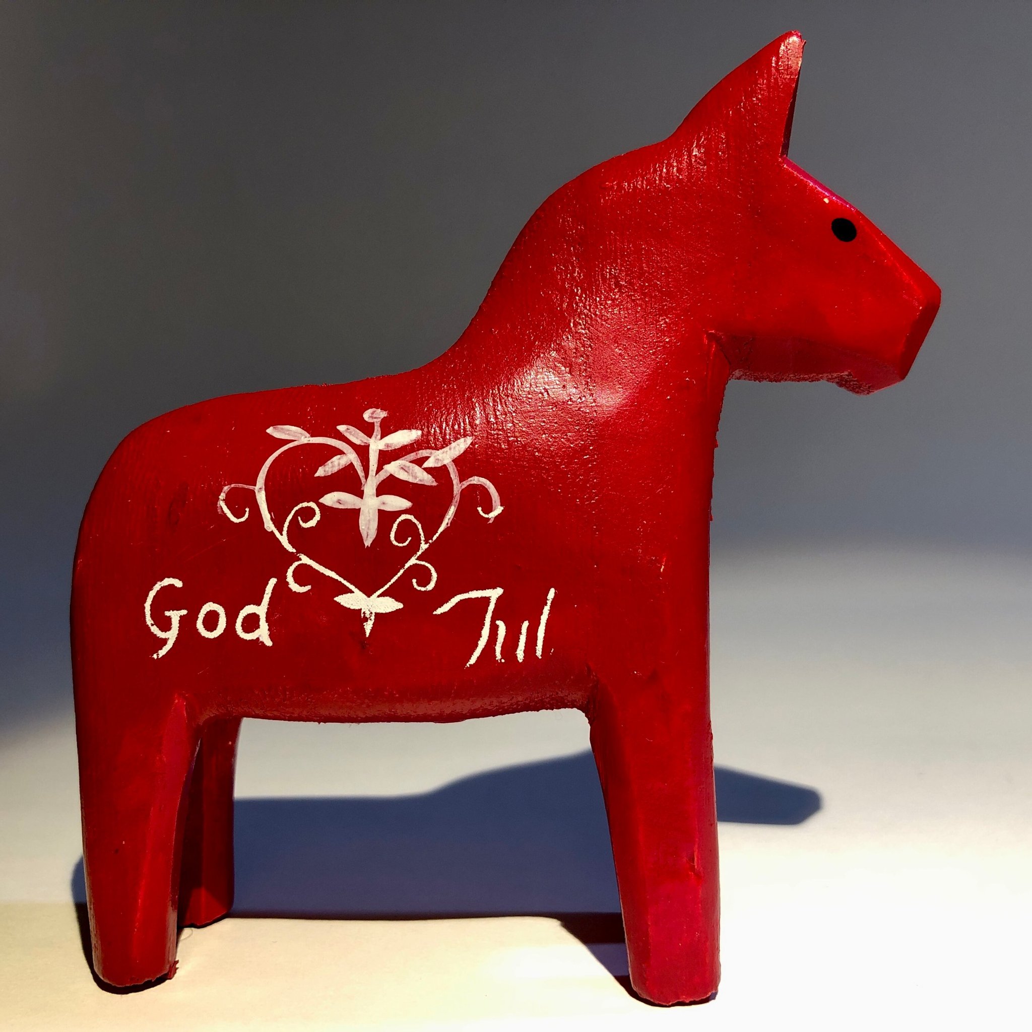 God Jul Dalahäst 10,5 cm Röd häst i trä med God.. Köp på Tradera