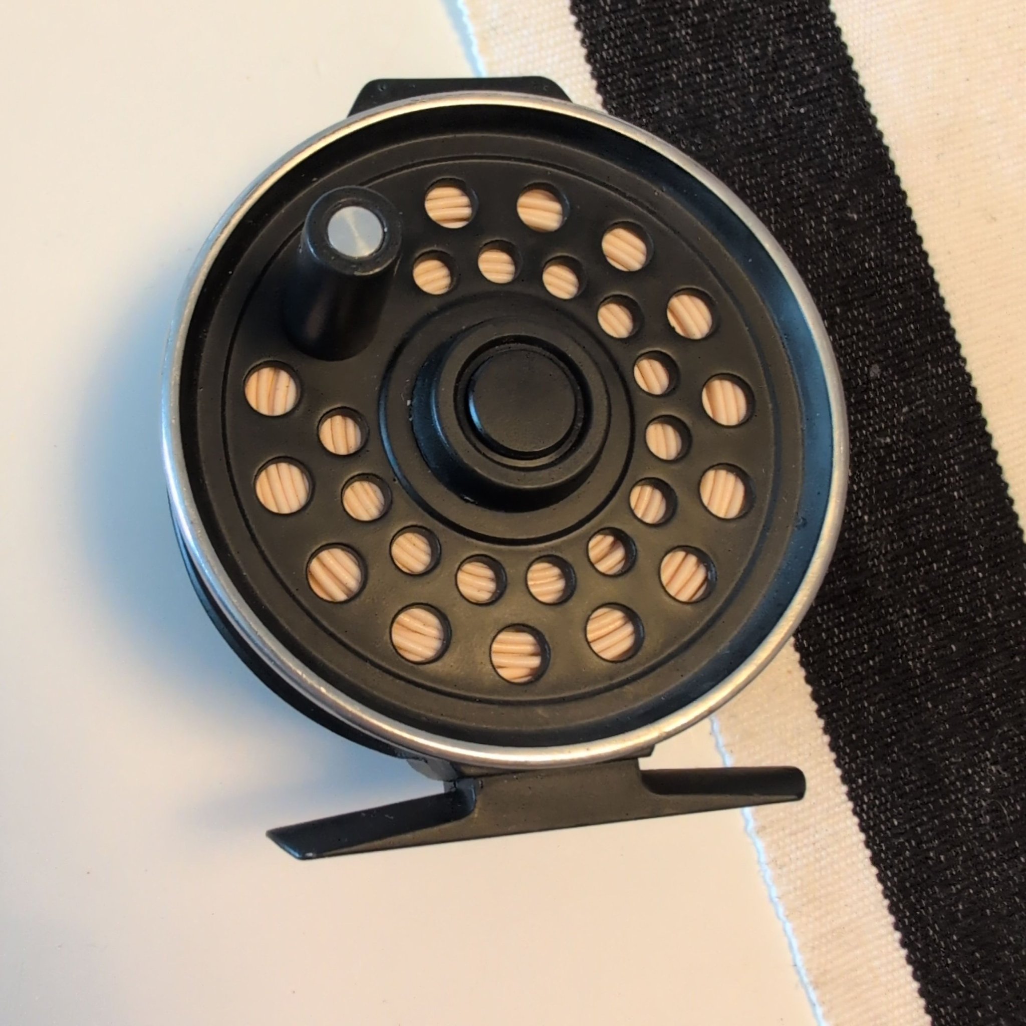 フライリール　ABU Diplomat 156 Se produkter som liknar ABU Diplomat 156 Fiskerulle på Tradera