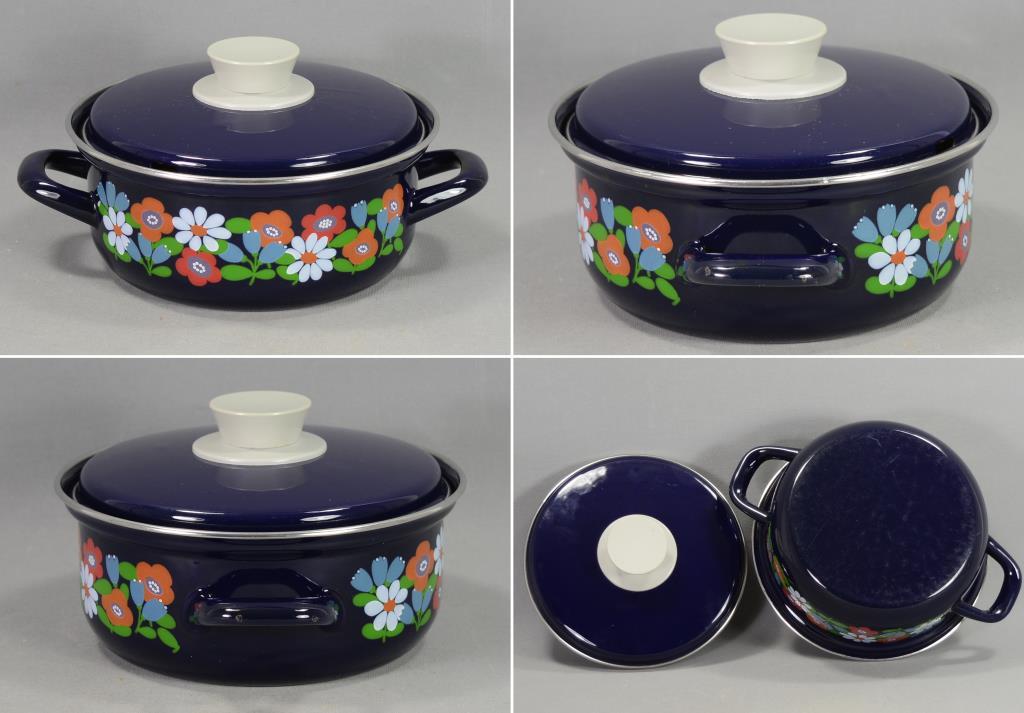 Retro liten emaljerad Gryta Kastrull Blå med blommor på Tradera com Liten Kastrull Med Hällpip ~ Retro liten emaljerad Gryta Kastrull Blå med blommor på Tradera com