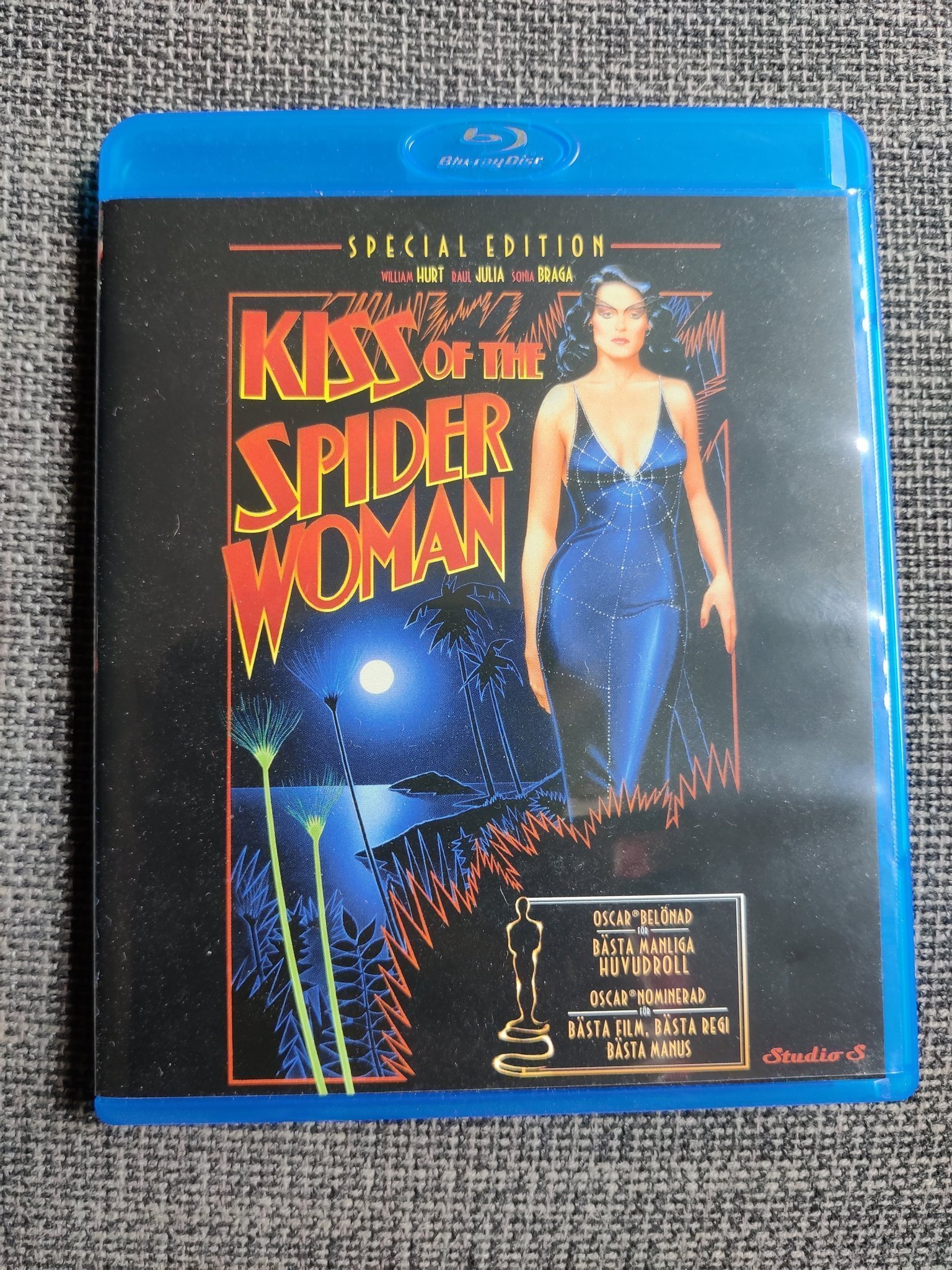 Se Produkter Som Liknar Kiss Of The Spiderwoman Blu Ray P Tradera  se-produkter-som-liknar-kiss-of-the-spiderwoman-blu-ray-p-tradera