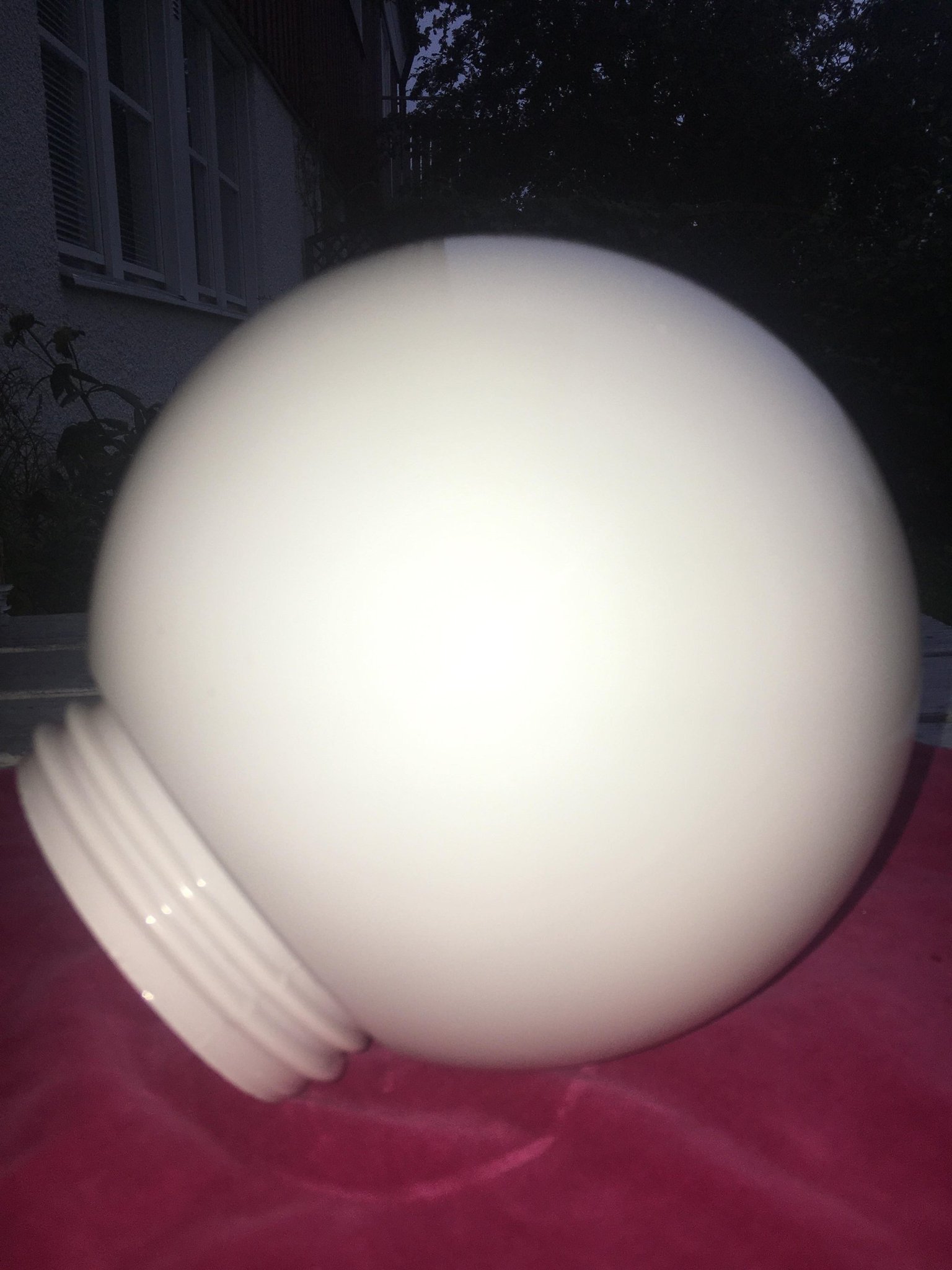 Glaskupa vit, blank opalglas (409250257) ᐈ Köp på Tradera glaskupa lampa vit glansig