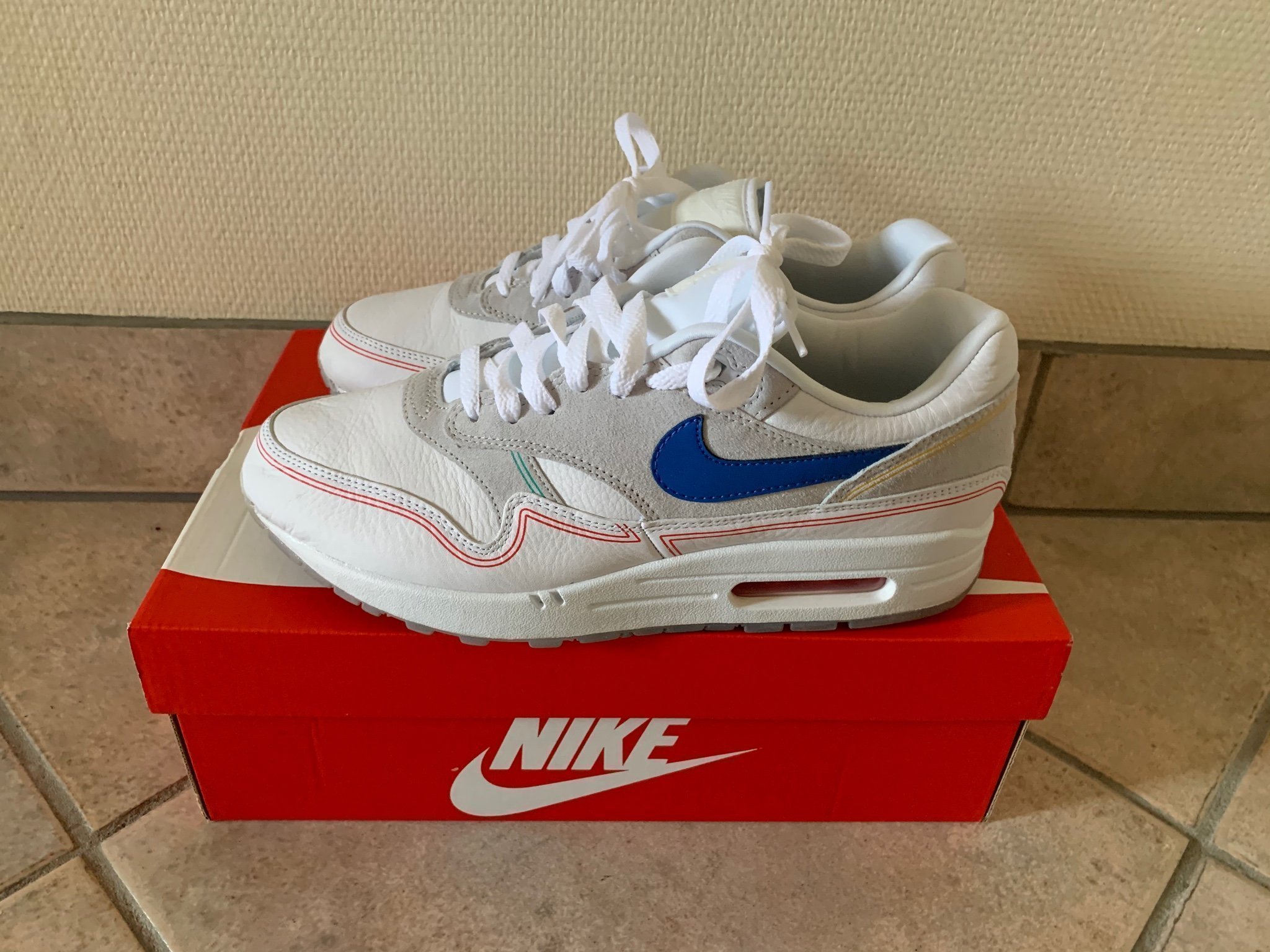 air max 1 pompidou by day