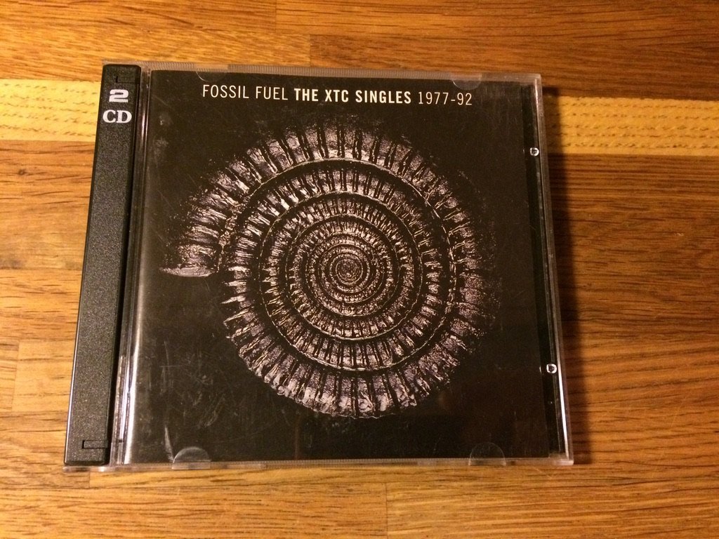 CD XTC Fossil Fuel The Singles 197792 (199.. Köp på Tradera