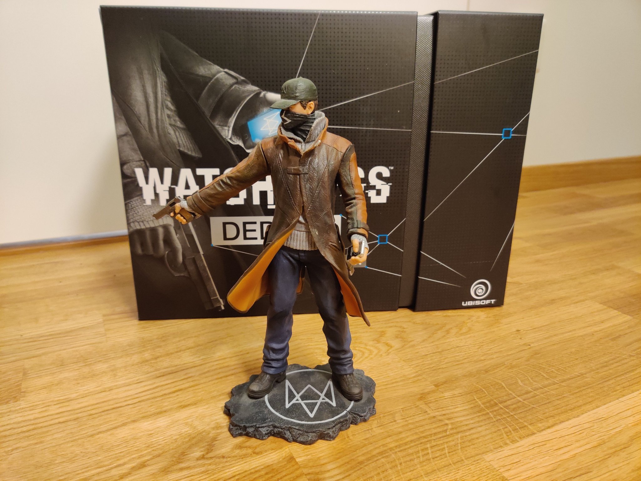 watch dogs aiden pearce statue