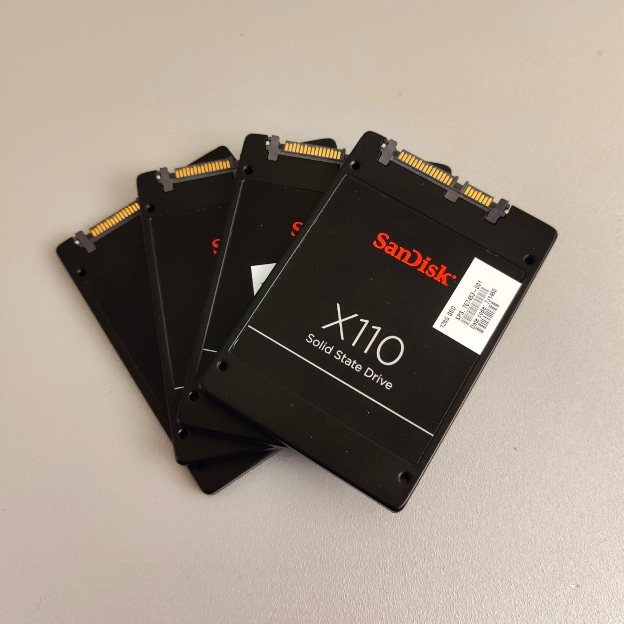 Fyra st SanDisk X110 2.5