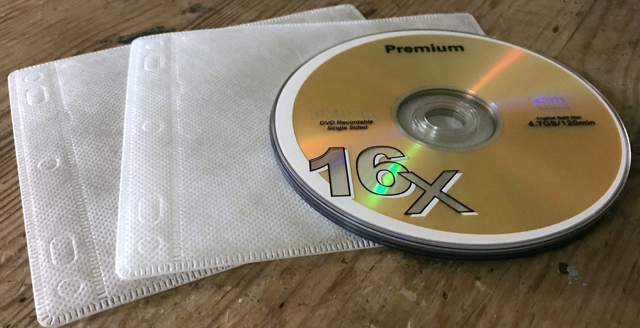 4 st DVD+R "Premium" 16x, 4.7 GB/120 min + förvaringsfickor