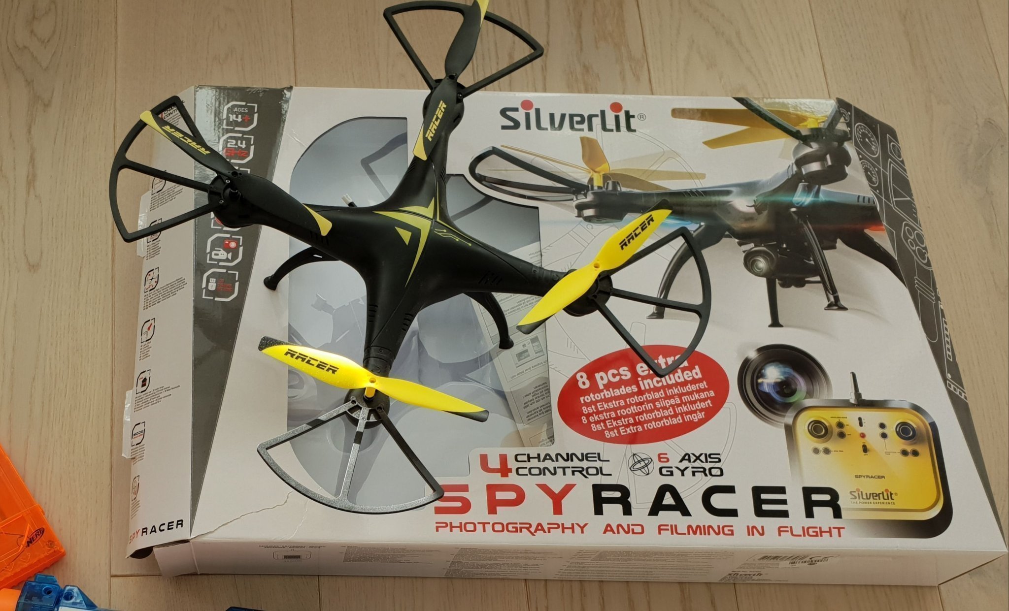 drönare julklapp Silverlit spyracer drönare julklapp? (378108276) ᐈ Köp på Tradera