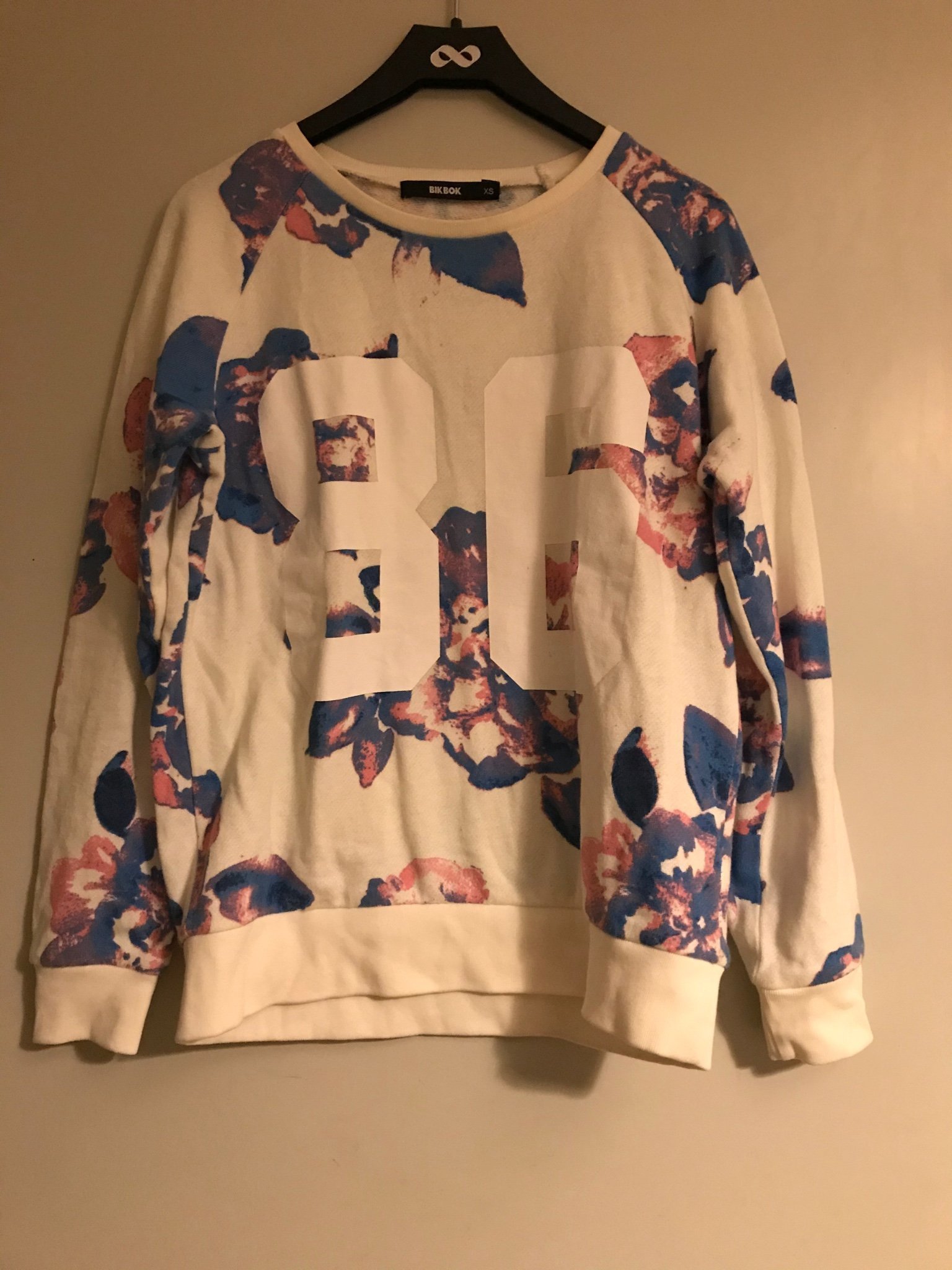 Sweatshirt från Bikbok i strl XS