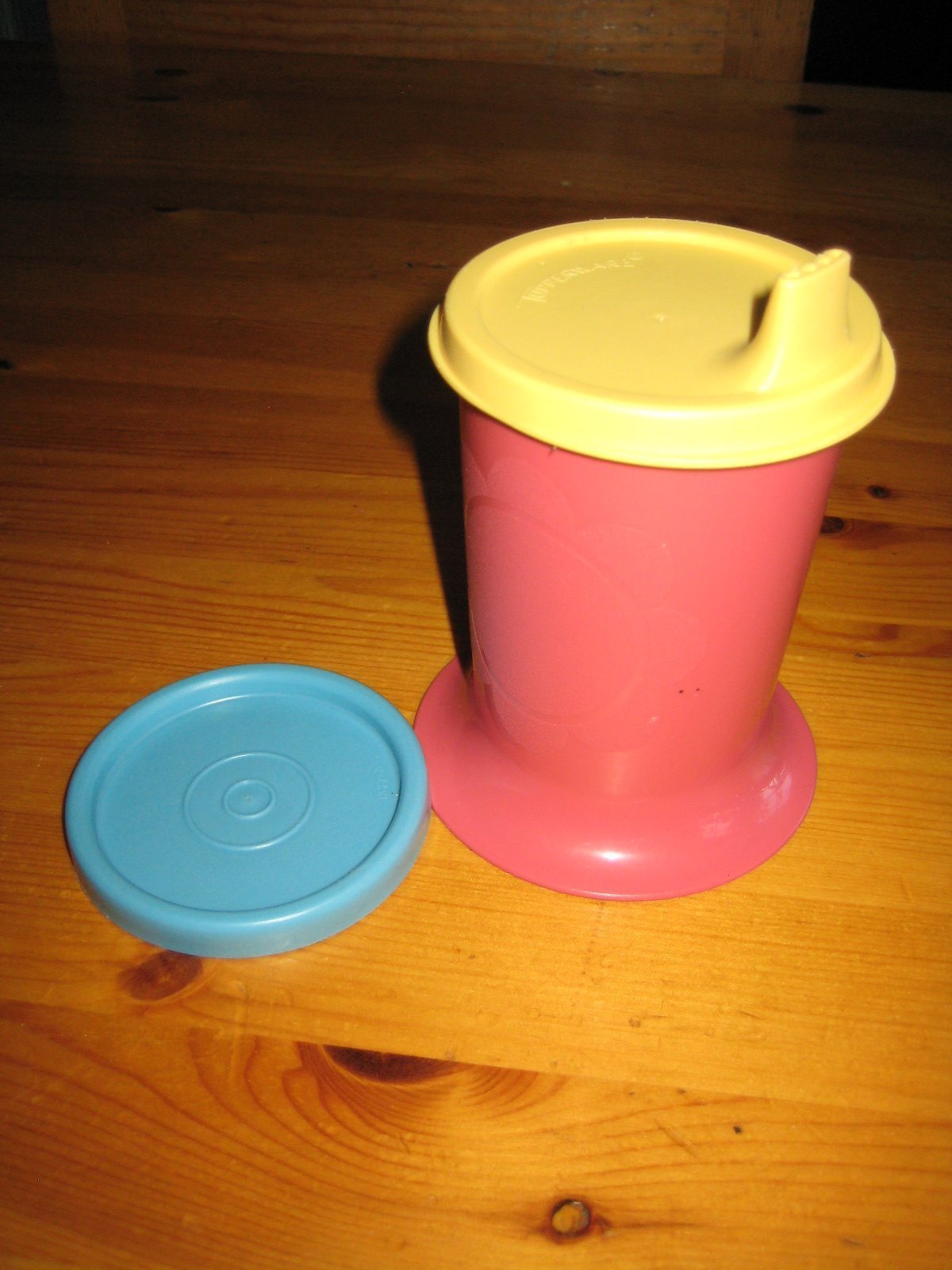 Tupperware NY pipmugg
