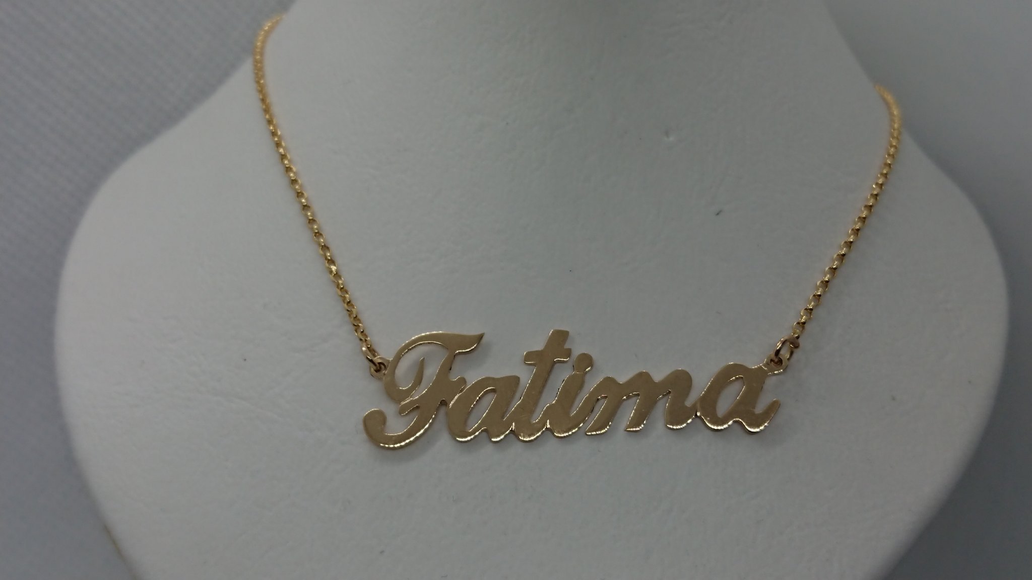 Namnhalsband FATIMA i 18k guld 3,5g 46,5 cm