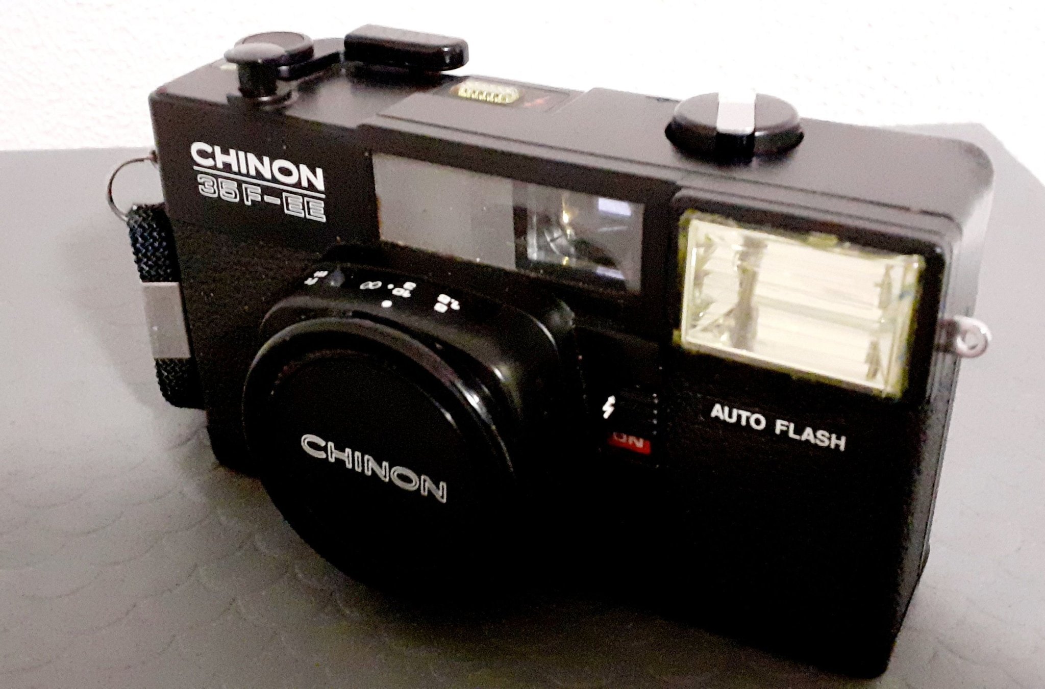 Appareil photo argentique CHINON 35 1:2,8 38 mm objectif couleur Chinonex flash