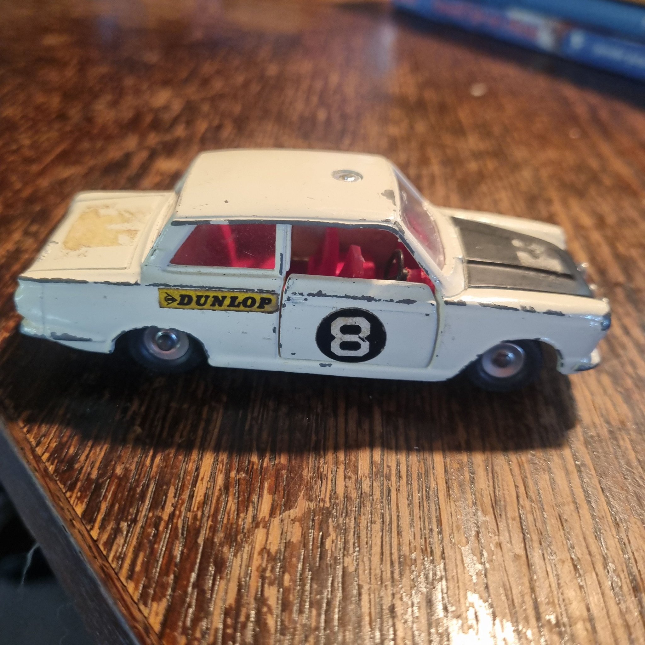 Se produkter som liknar Dinky Toys Ford Cortina på Tradera