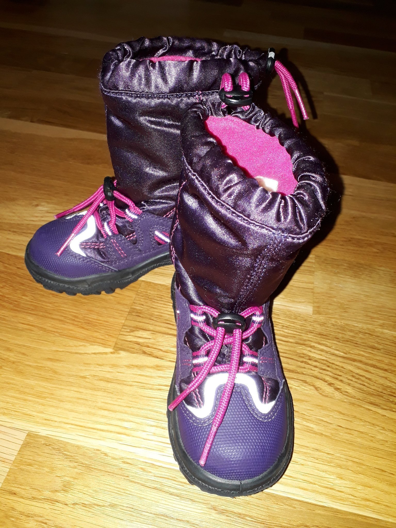 Superfit, vinterkängor, stl 24, lila med rosa detaljer, fint skick! Superfit, vinterkängor, stl 24, lila med rosa detaljer, fint skick!