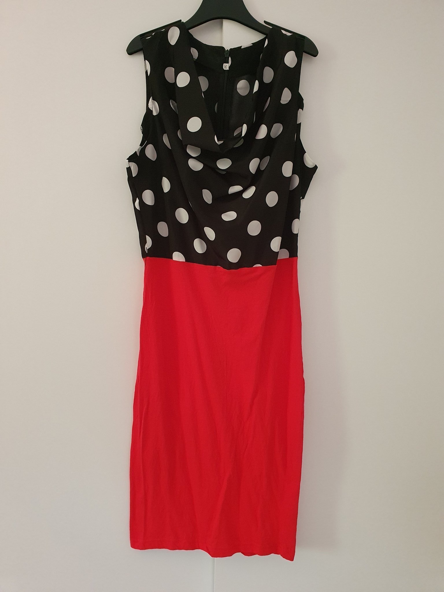 Svart Prickig klänning rockabilly stil stl 34/36
