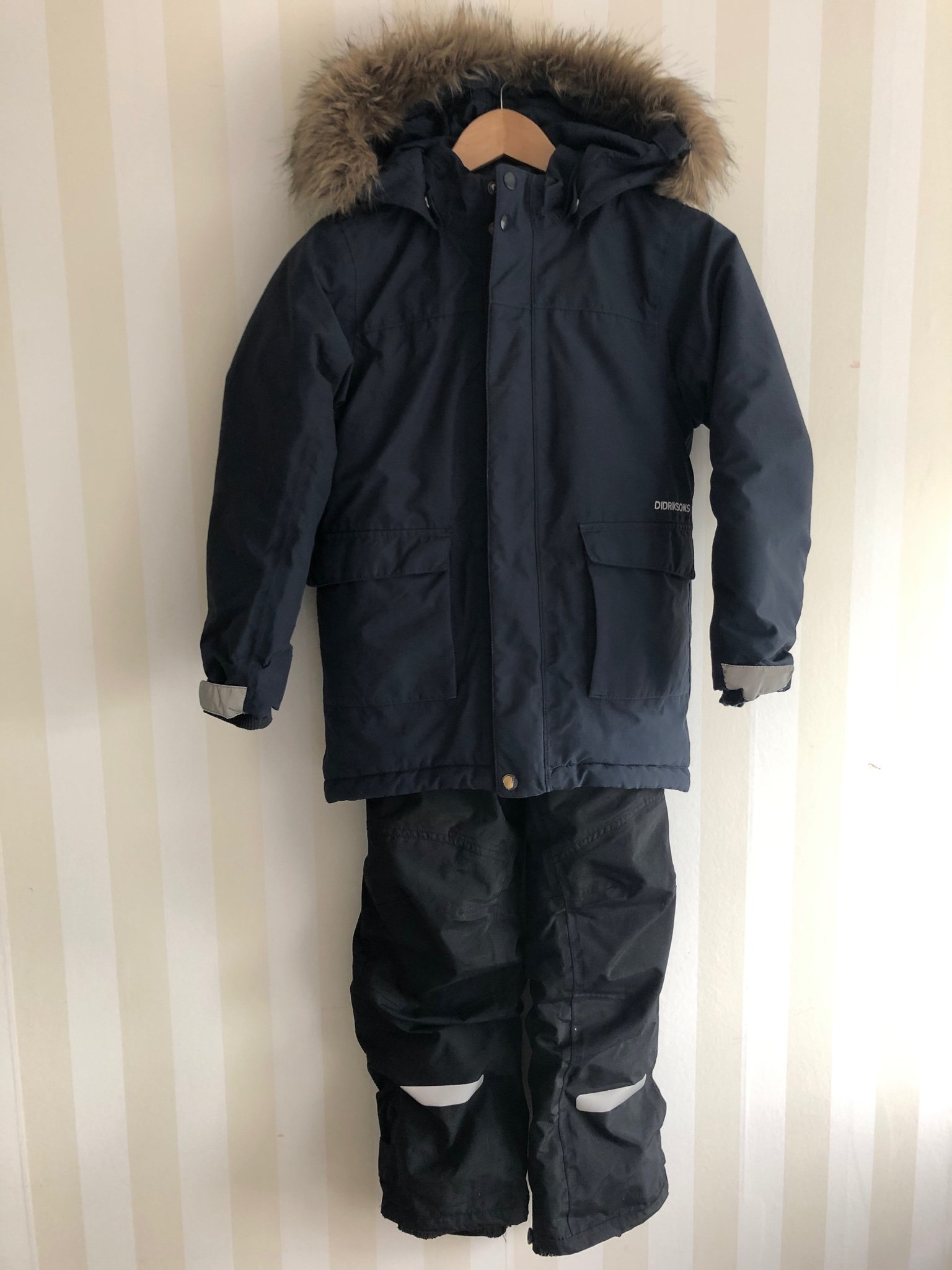 Fint set Didriksons Vinterjacka + byxor storlek 130