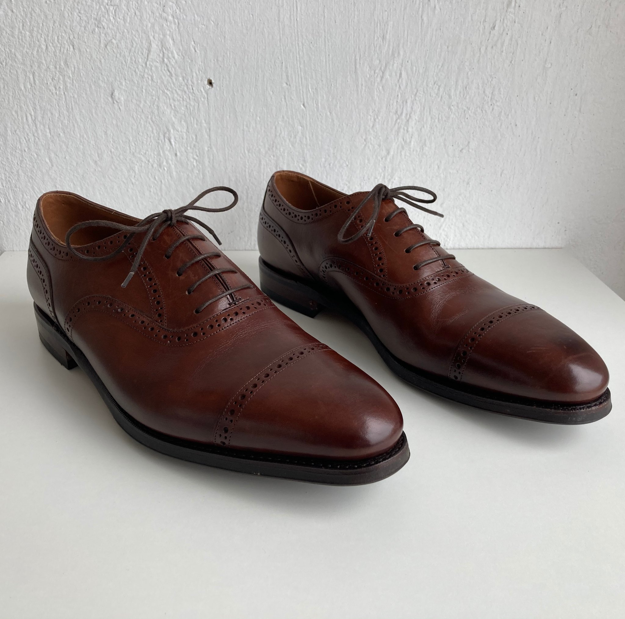 Meermin (andrahandssortering) – Randsydd Brun (“OAK”) Cap Toe Oxford UK10 Meermin (andrahandssortering) – Randsydd Brun (“OAK”) Cap Toe Oxford UK10