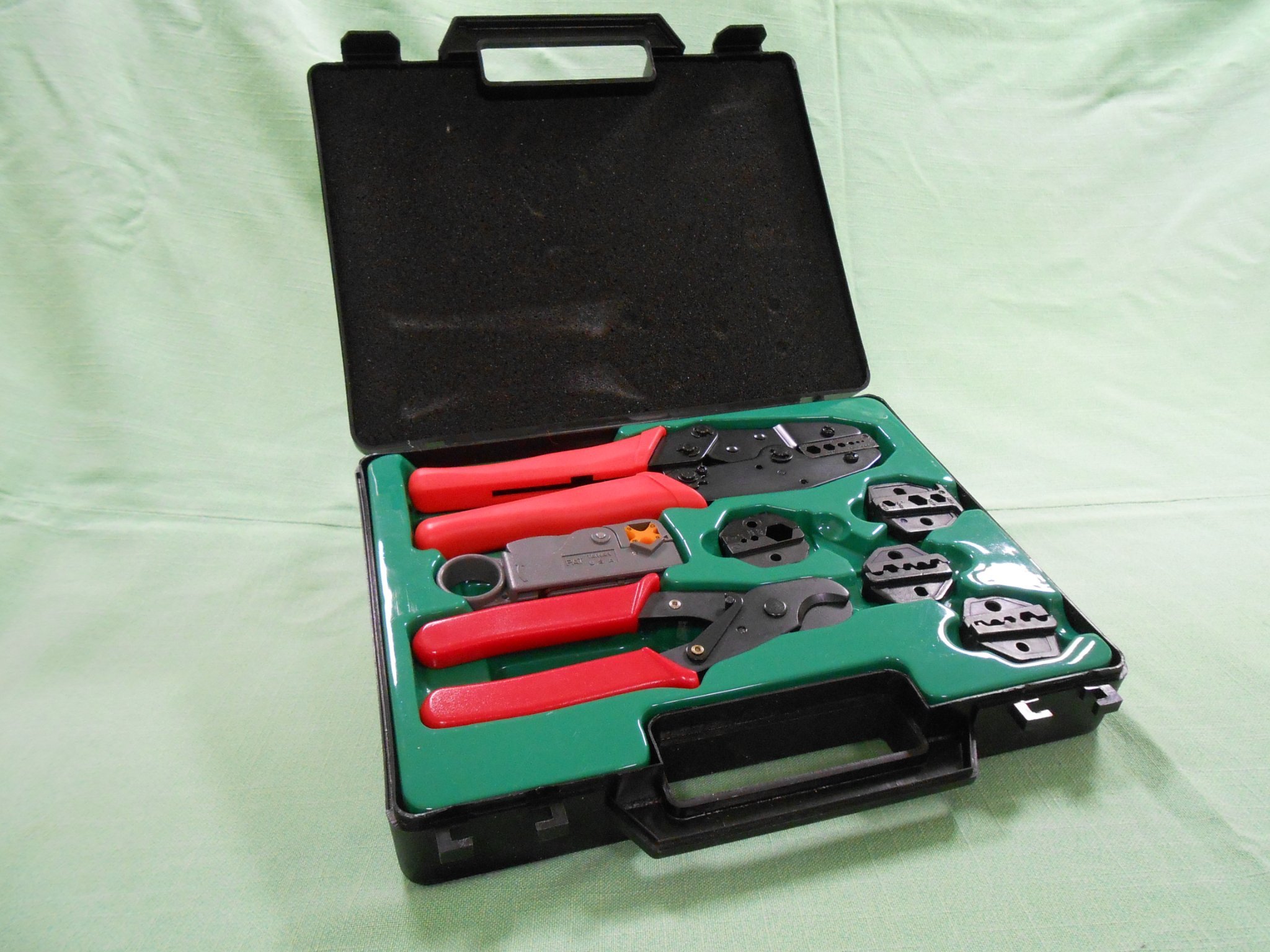 Coax Crimp Tool Kit HT-330K (354946684) ᐈ Köp på Tradera