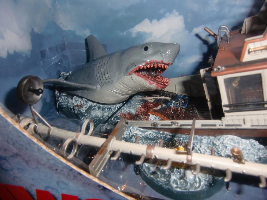 JAWS DELUXE BOXED SET McFARLANE TOY Movie Maniacs på