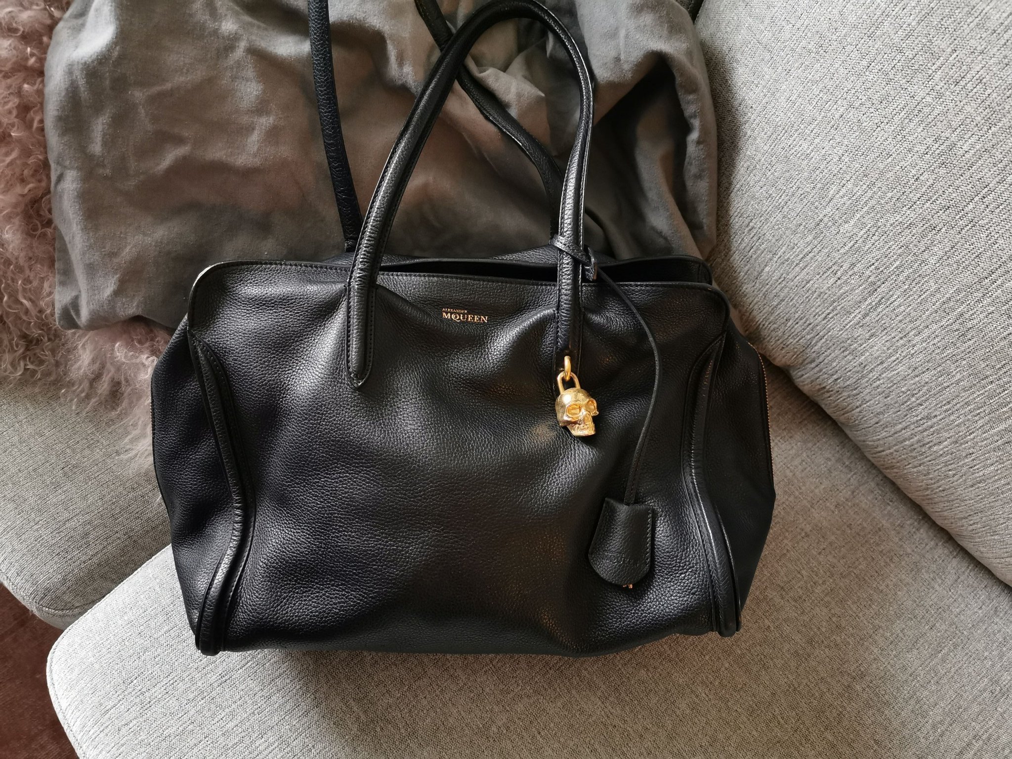 Svart Alexander Mcqueen väska, skinn, läder Svart Alexander Mcqueen väska, skinn, läder