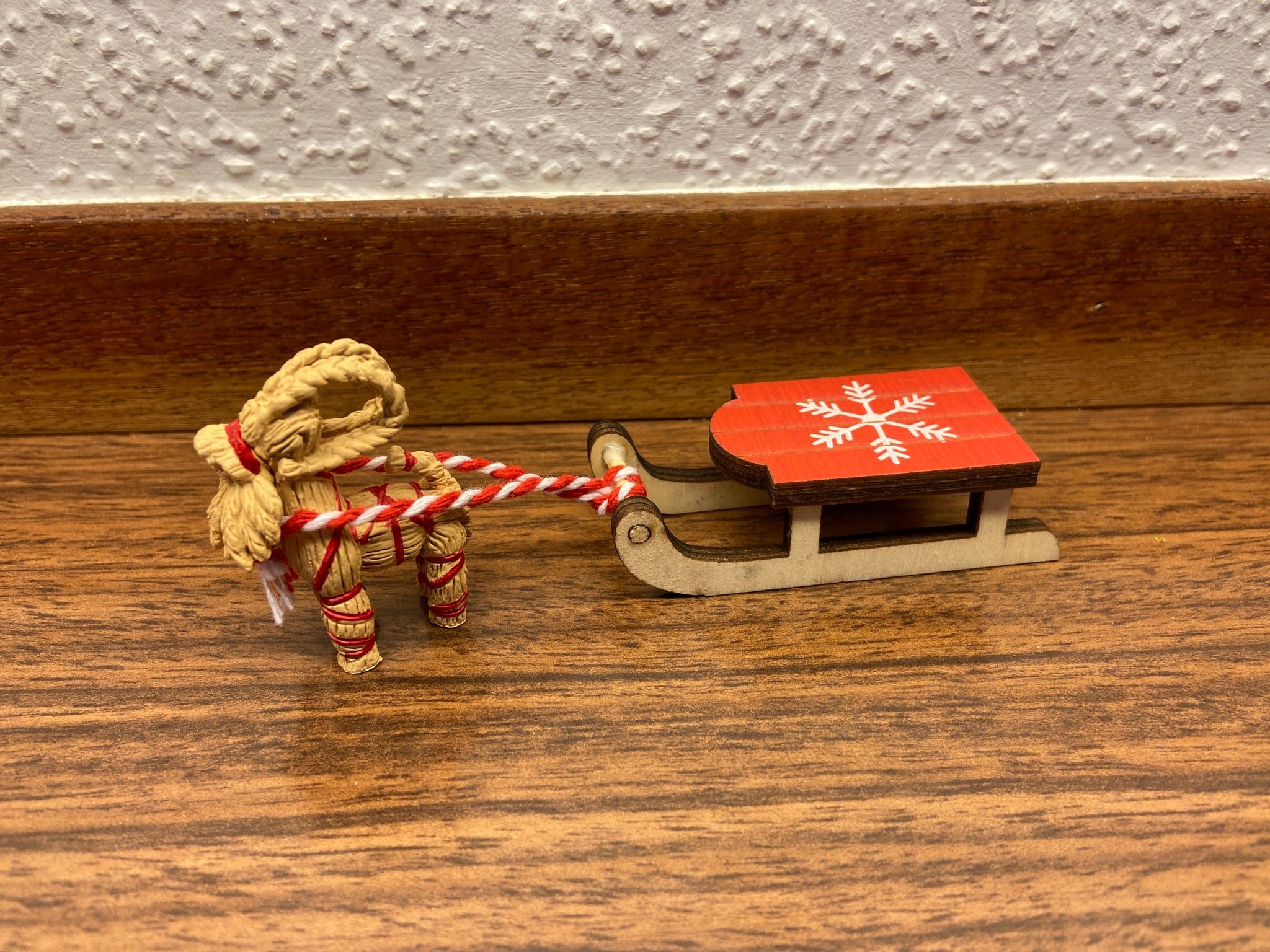 Se produkter som liknar Lundby Jul dockskåp Dockhus D.. på Tradera