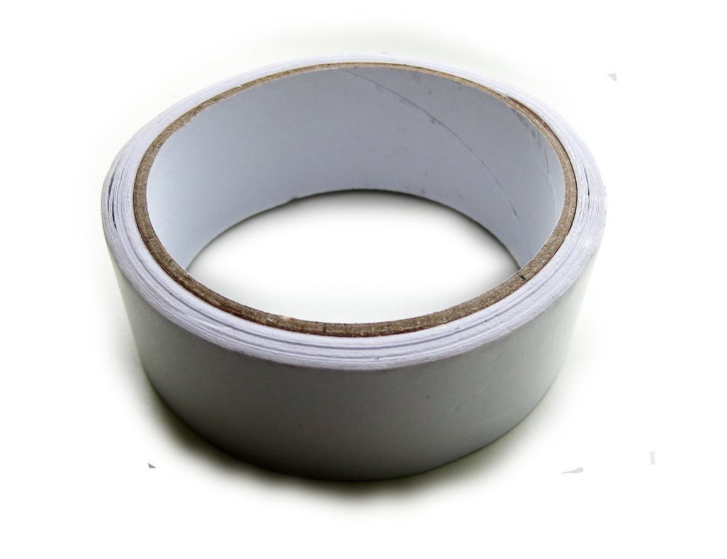 10 meter dubbelhäftande tejp. 36 mm bred.