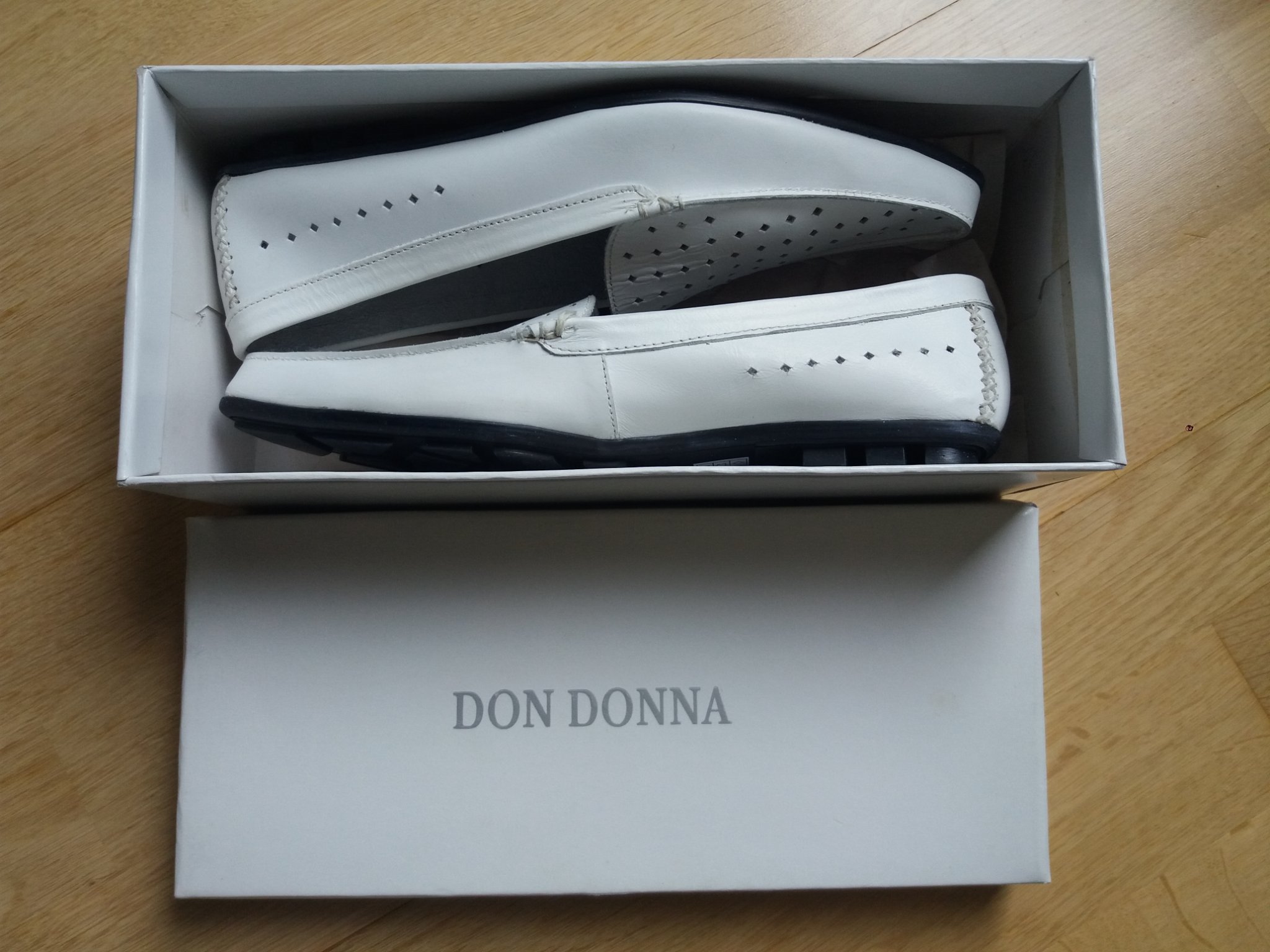 Don Donna skor i skinn i storlek 38 Don Donna skor i skinn i storlek 38