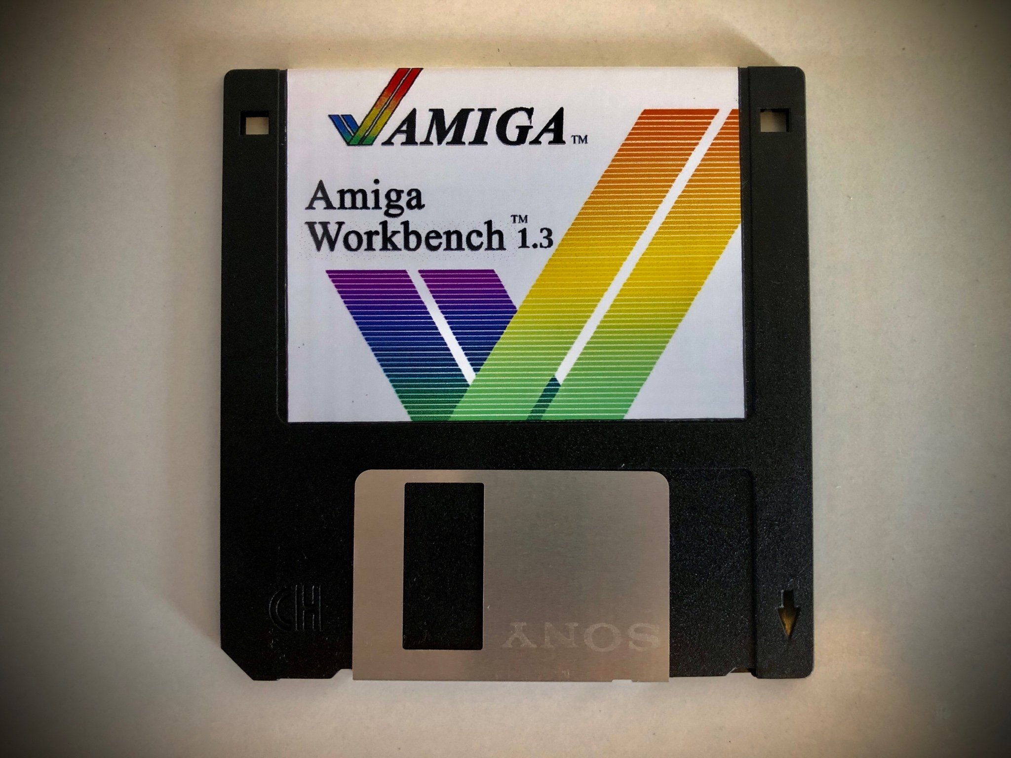 Amiga Workbench 1.3 Bootable Floppy Disc Köp på Tradera (590231099)