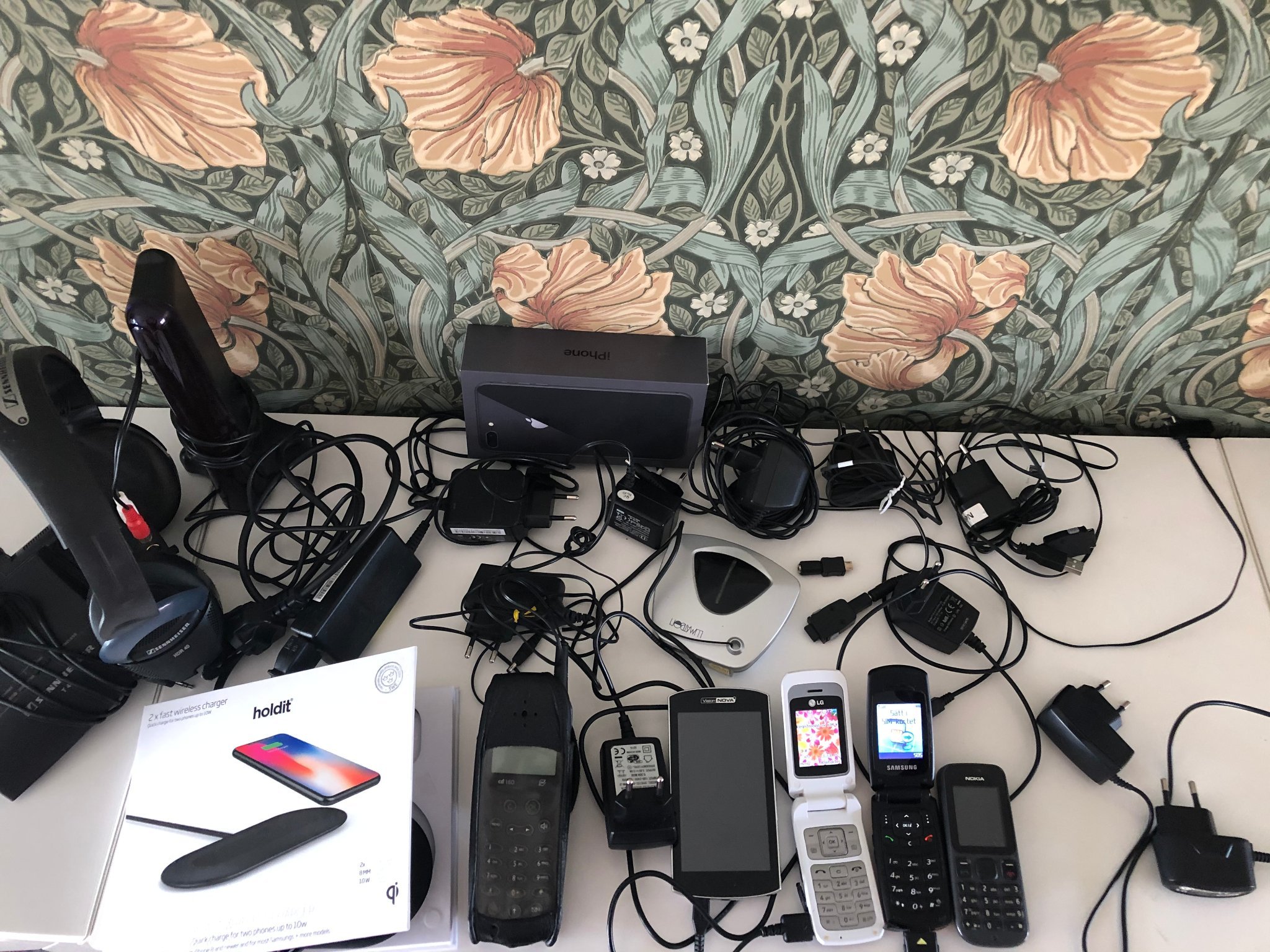 Divers telefoner , Vision Nova, Laddare , adapter , Samsung , Nokian , LG Divers telefoner , Vision Nova, Laddare , adapter , Samsung , Nokian , LG