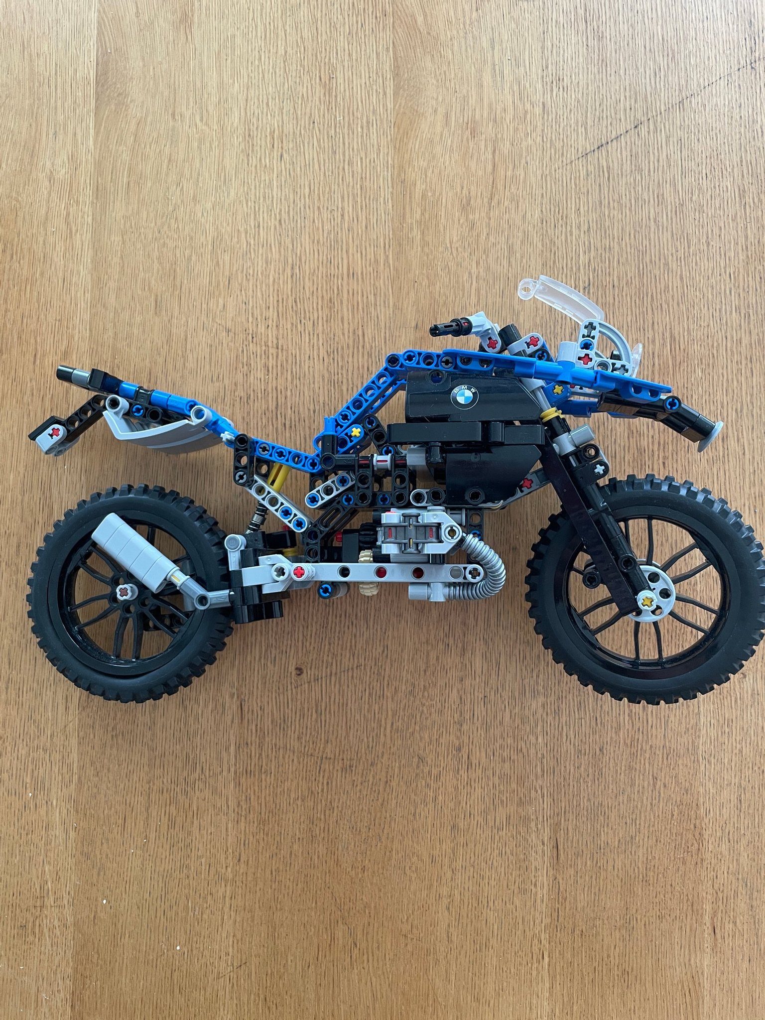 LEGO Technic: BMW R 1200 GS Adventure (42063)