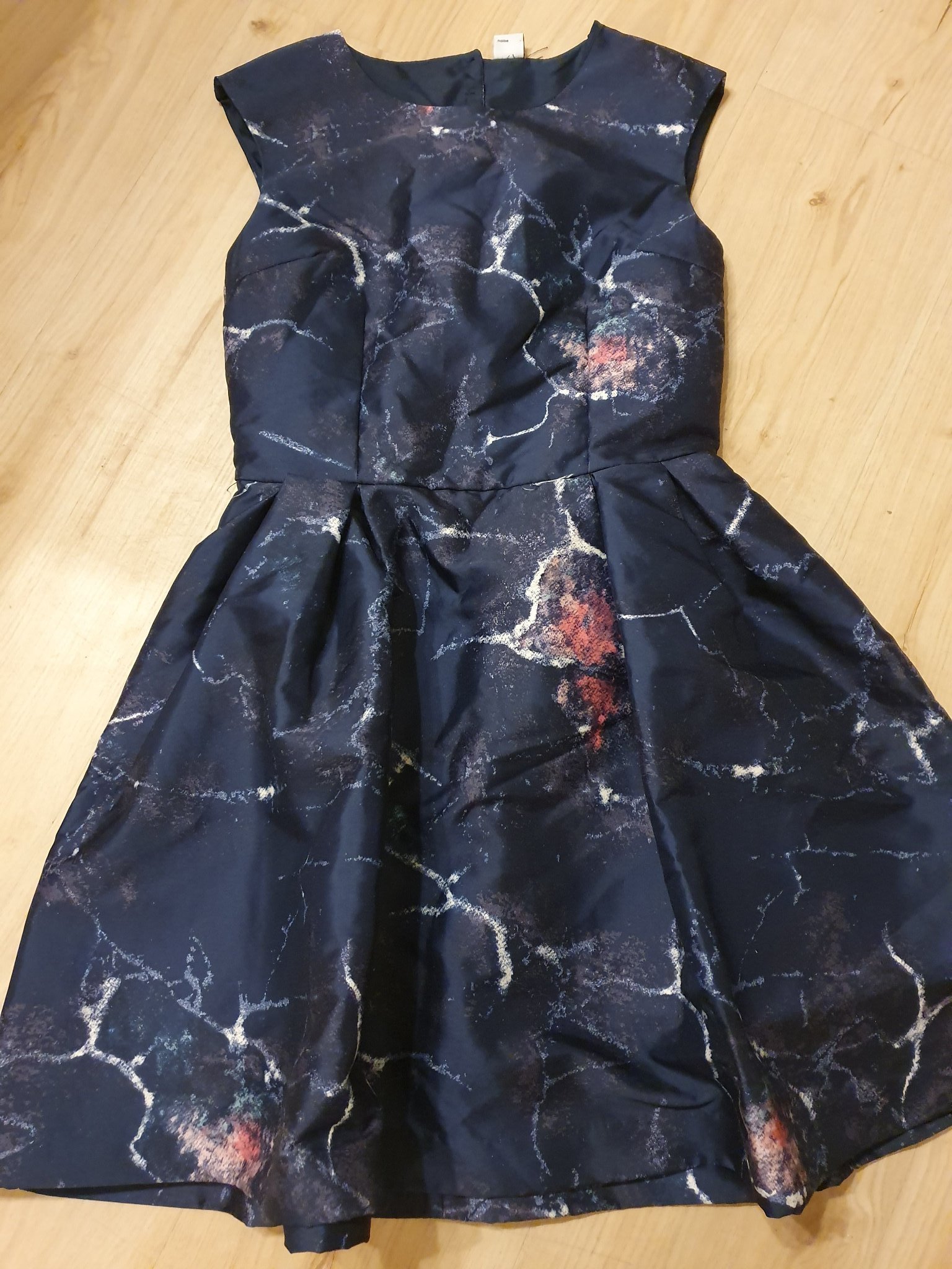 LINDEX småblommig klänning stl 164 Helt ny! LINDEX småblommig klänning stl 164 Helt ny!