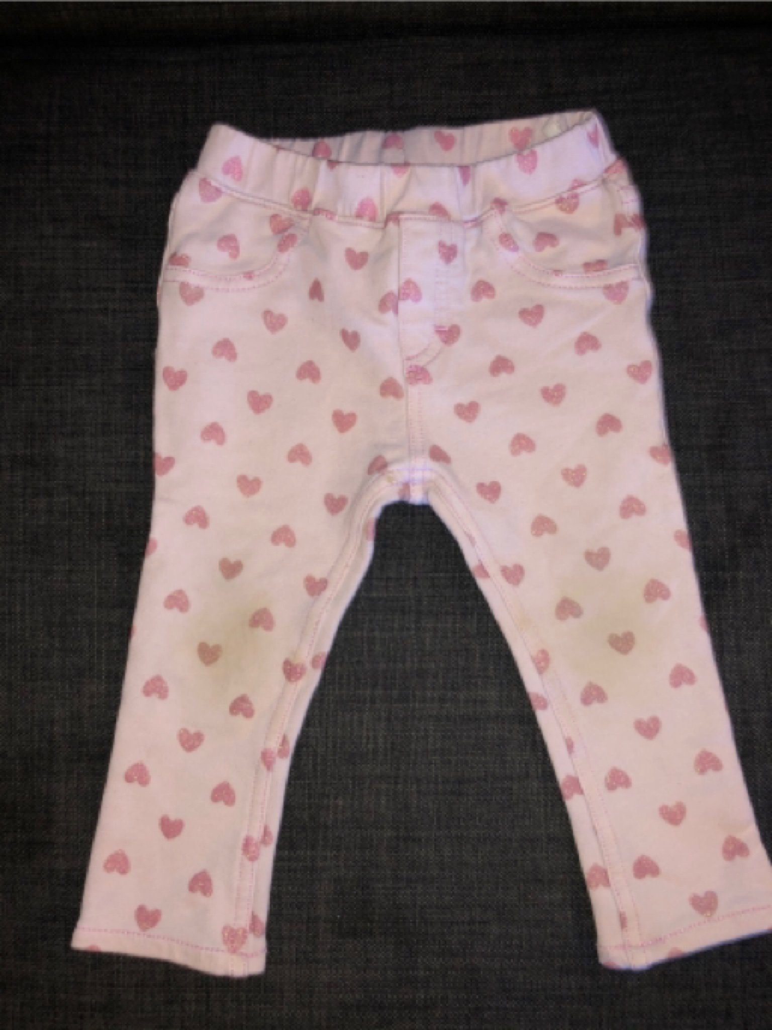 Fina rosa jeggins med hjärtan. Storlek 80 från H&M.