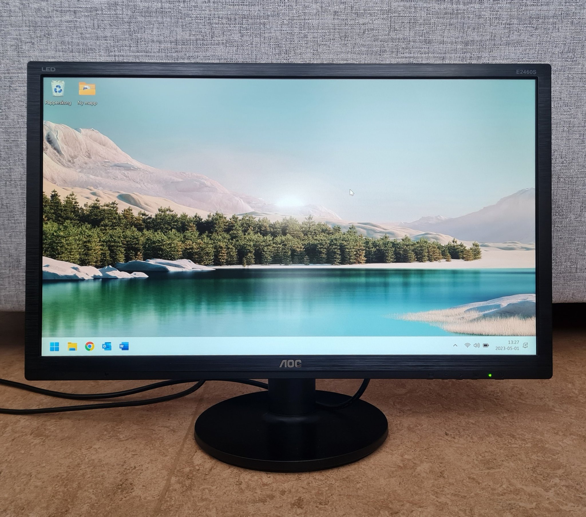 AOC 24" LED Gamingskärm datorskärm med inbyggda.. | Köp på Tradera ...