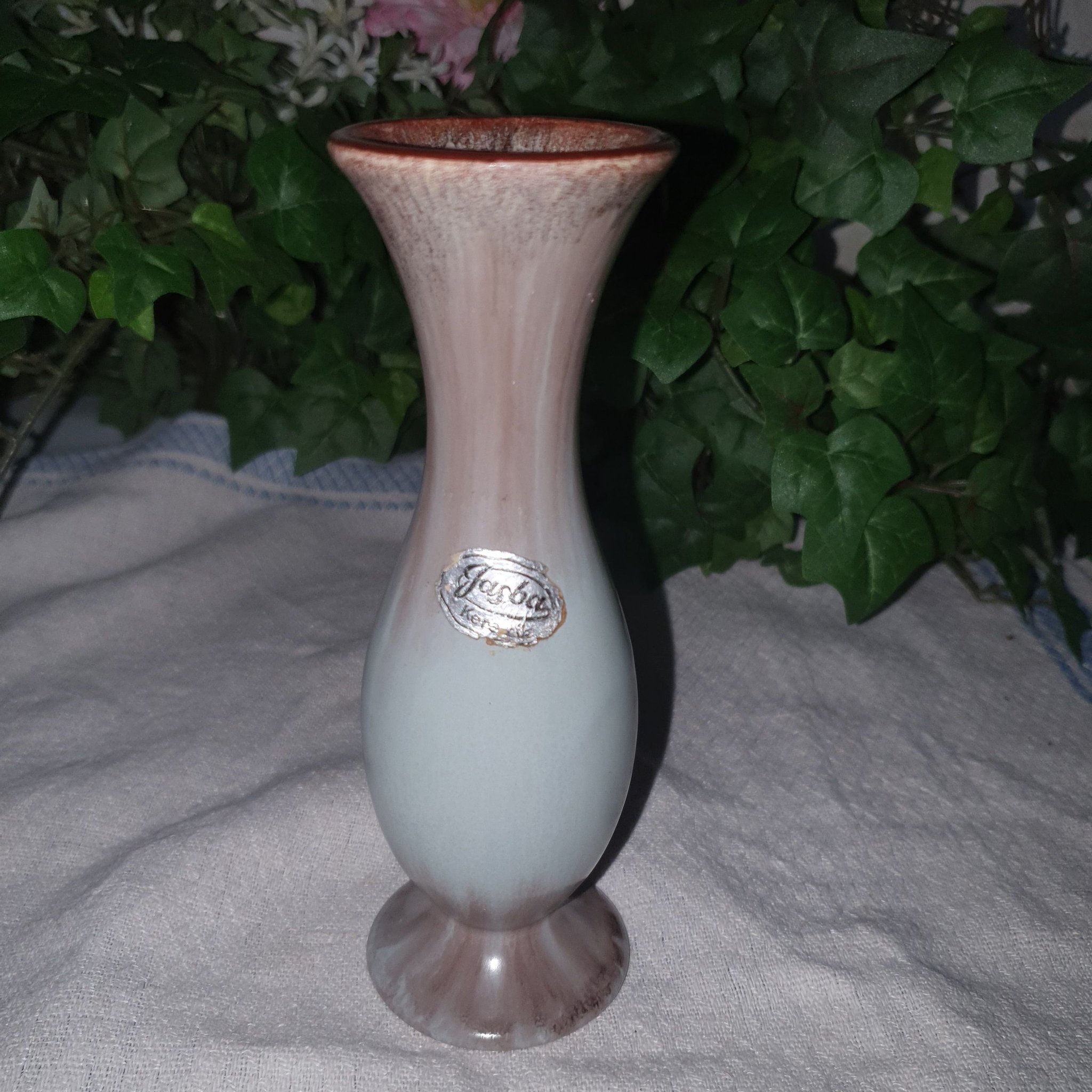 JULKLAPP? Vacker mycket gammal Jugend vas 1920t.. Köp på Tradera