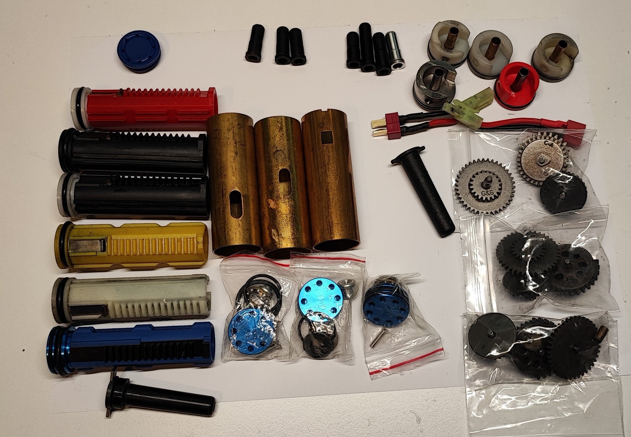 Se produkter som liknar Airsoft Random Internals för .. på Tradera