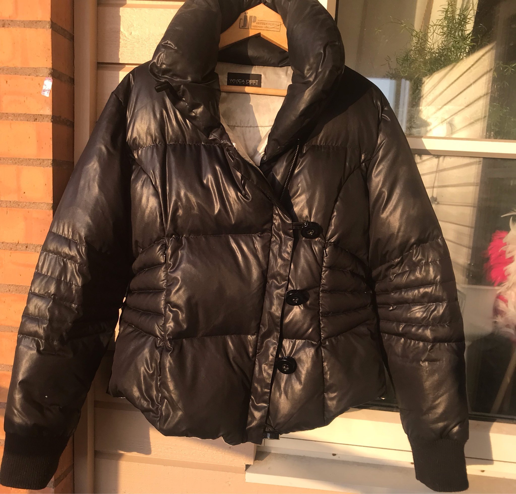 Den snyggaste dunjackan fr Vivica Oest Stockhol.. (410952455 DE SNYGGASTE DUNJACKORNA | Laila