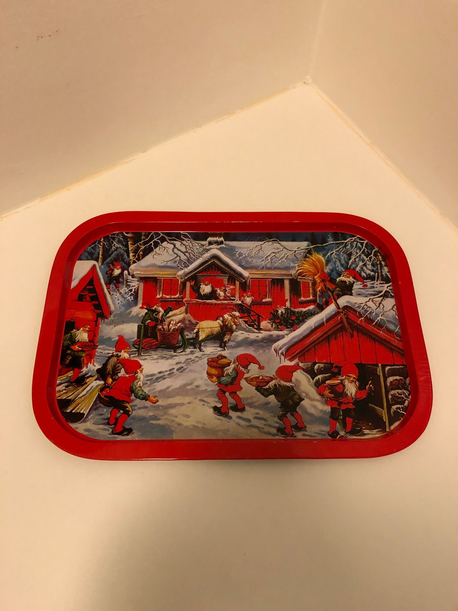 Bricka i metall Jul. Fint Motiv. (373161516) ᐈ Köp på Tradera