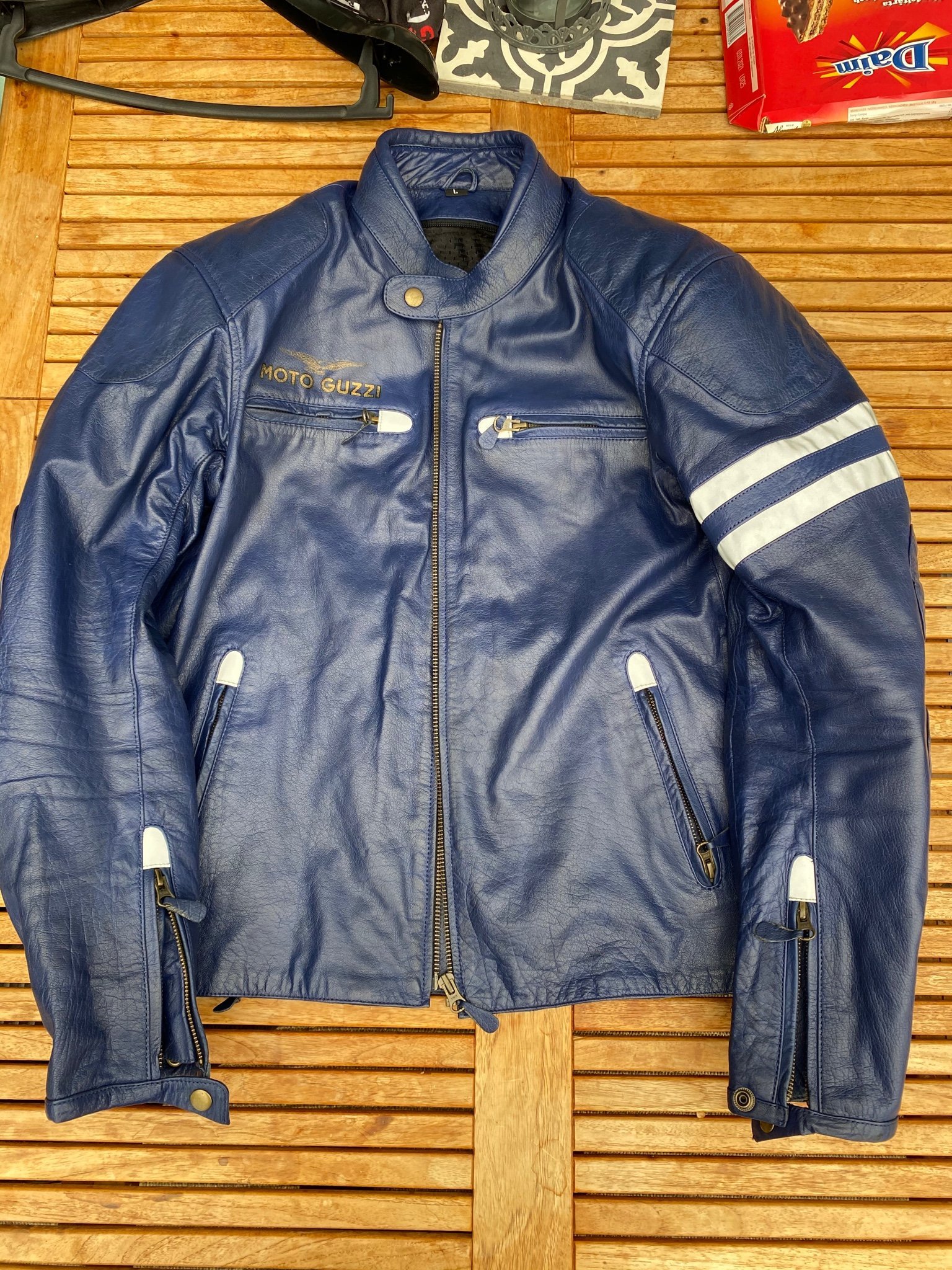 Motoguzzi mc jacka i skinn nyskick Large (408573642) ᐈ Köp moto guzzi skinnjacka