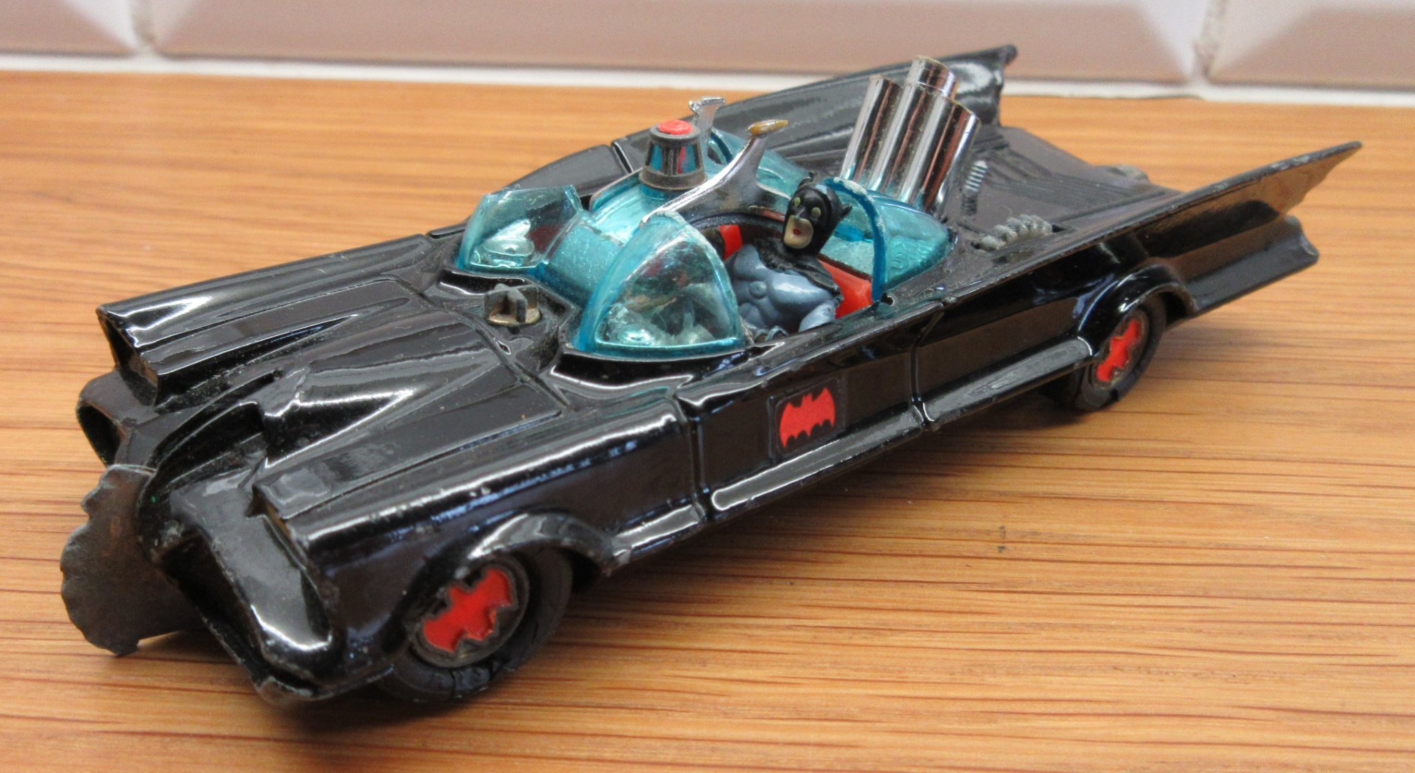 Toys Batmobile Batman (397864619) ᐈ Köp på Tradera