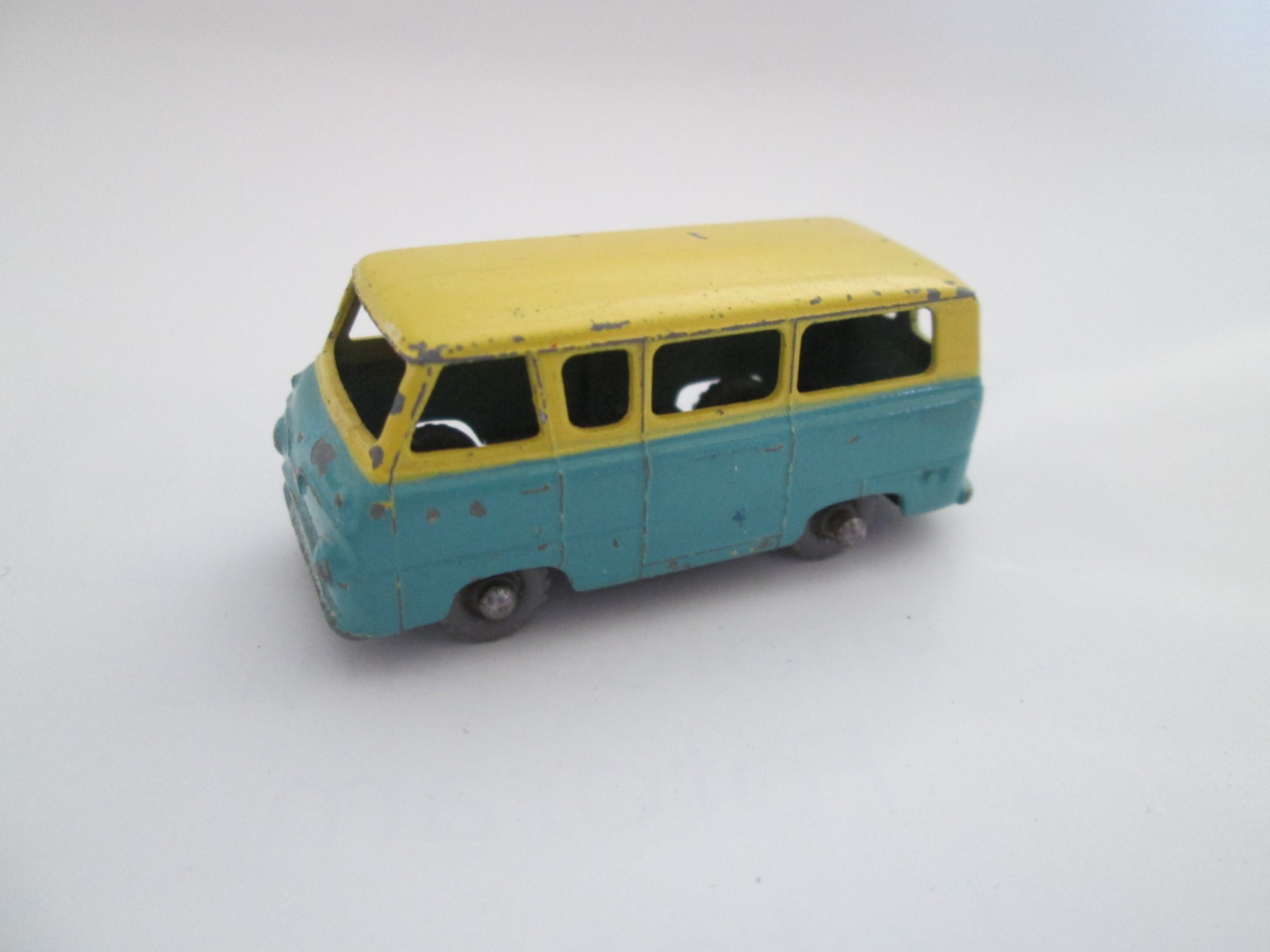 THAMES ESTATE CAR No 70 LESNEY/ MATCHBOX 1-75