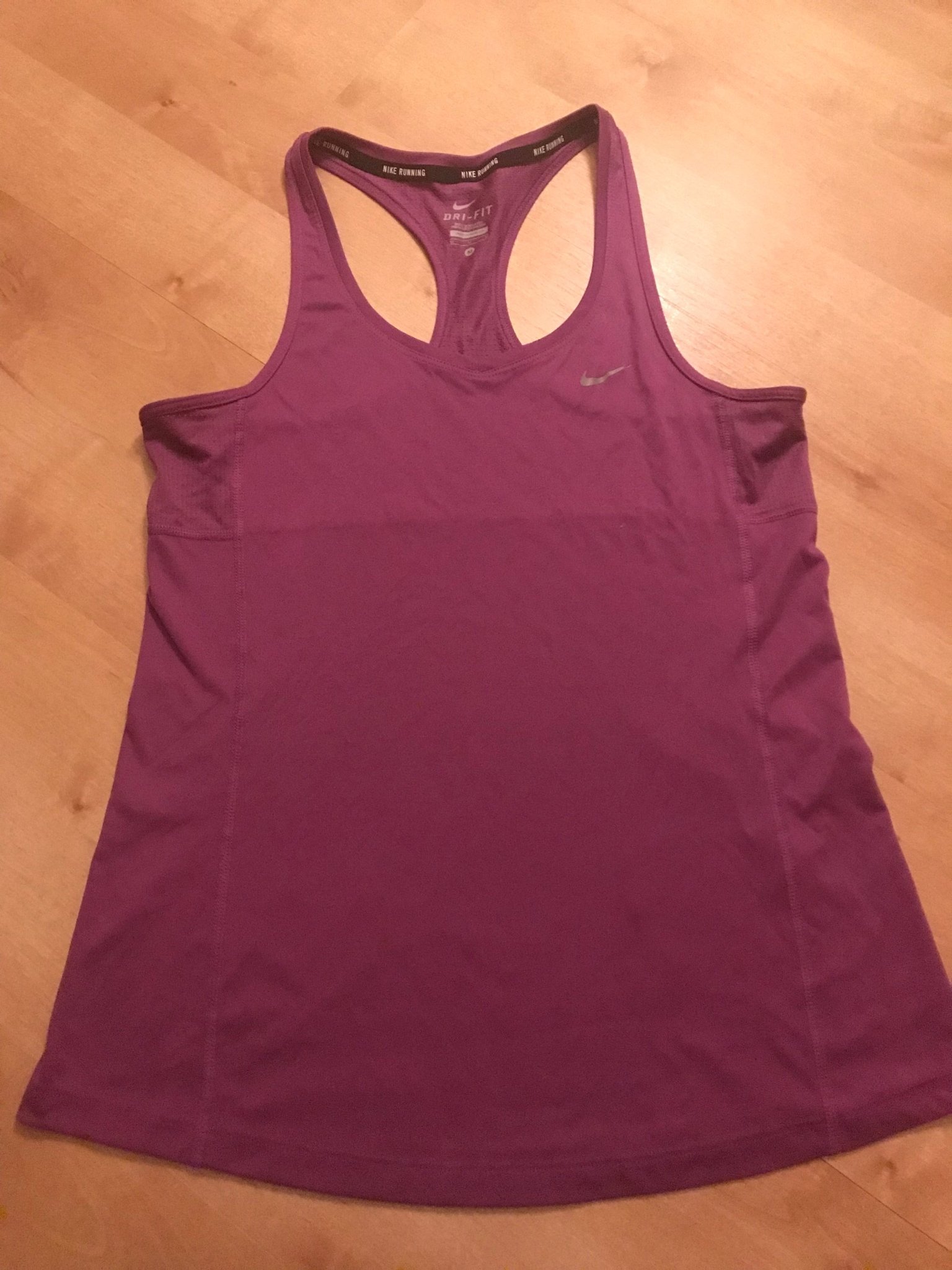 Träningslinne Nike strl M Träningslinne Nike strl M