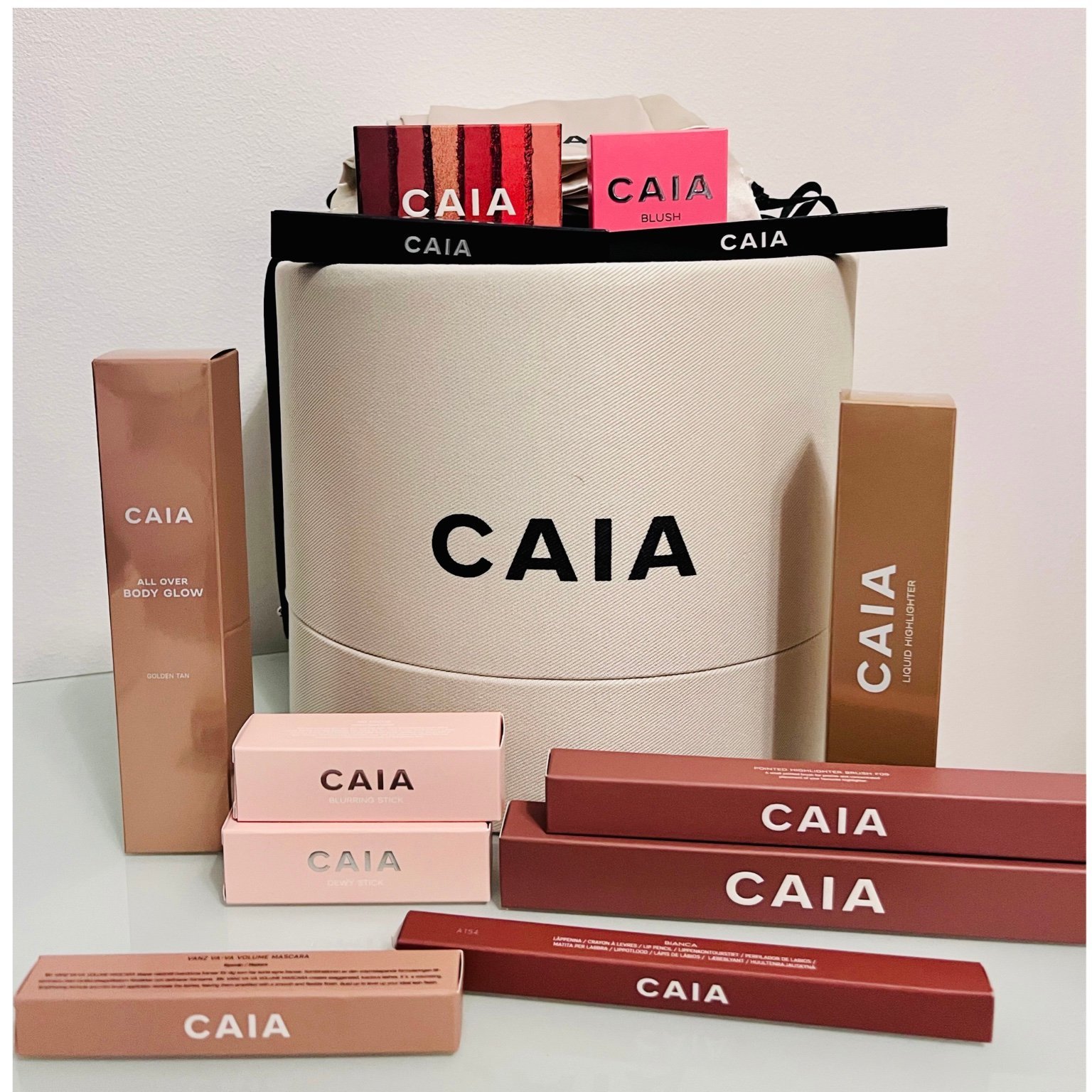 Caia adventskalender delar av innehållet Köp på Tradera (612307012)