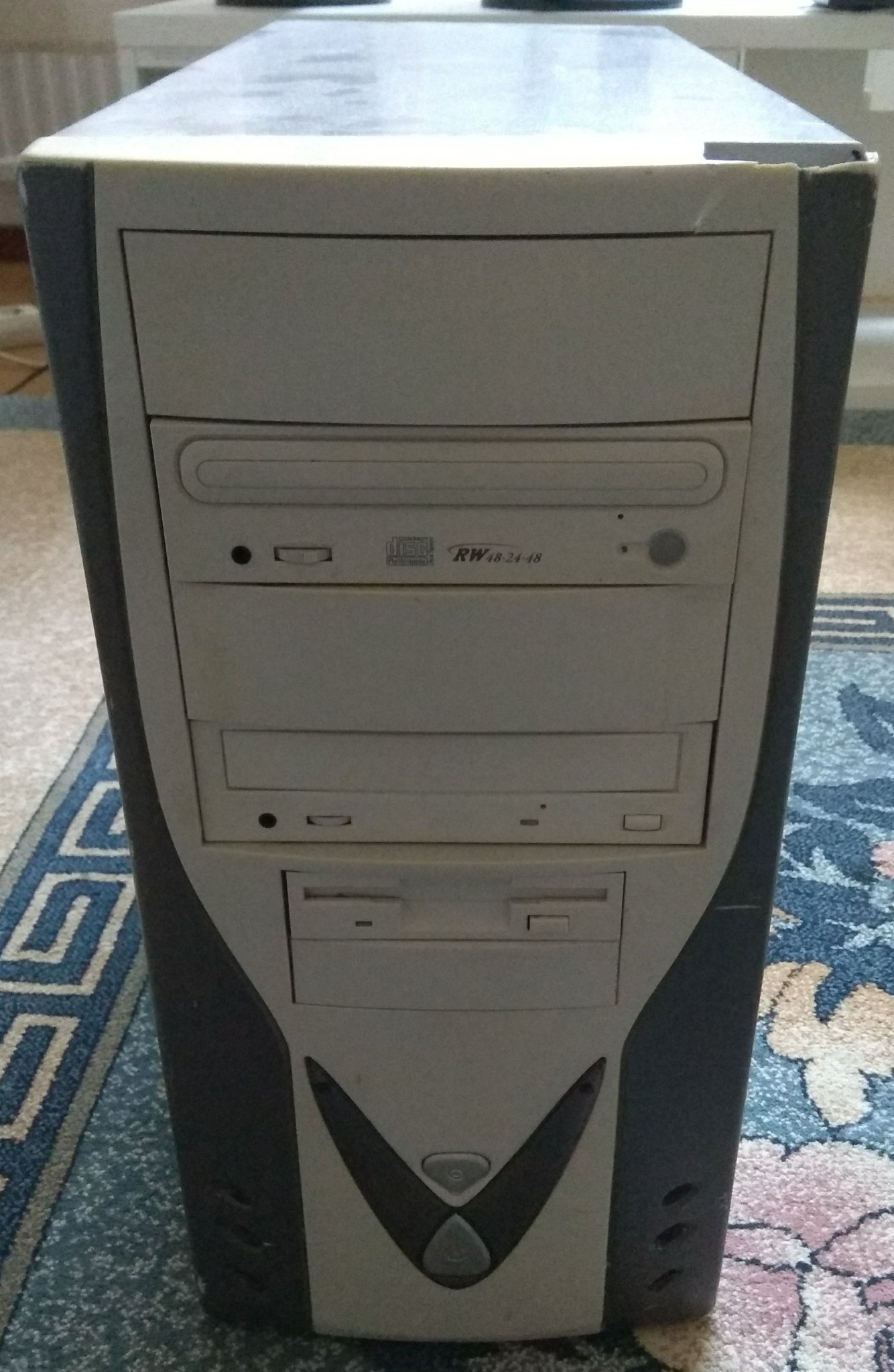 Stark Speldator Asus med strömkabel + Windows 95 original paket (se beskrivning)