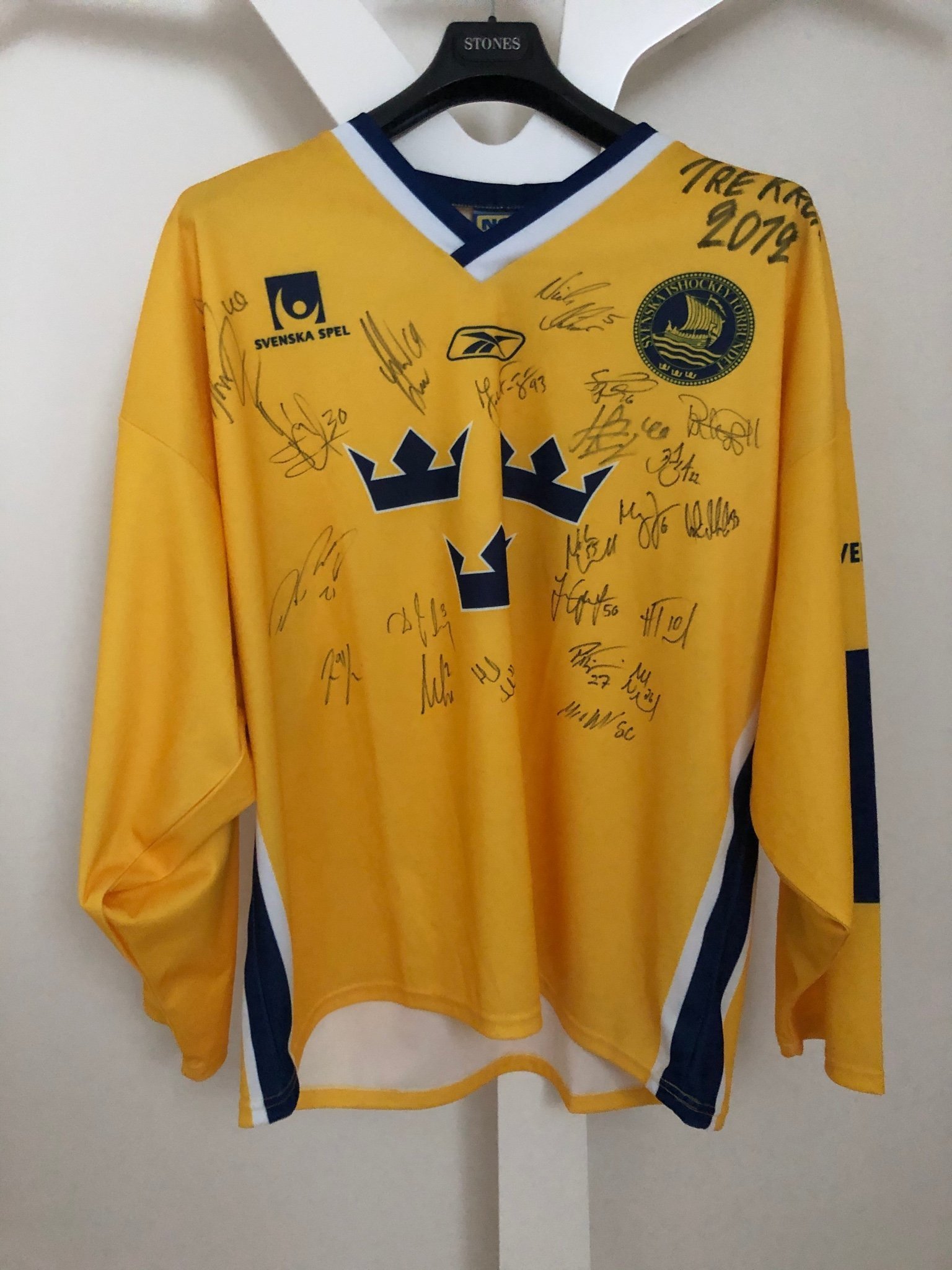 Tre Kronor tröja ishockey VM 2012 Sverigetröja med autografer Tre Kronor tröja ishockey VM 2012 Sverigetröja med autografer