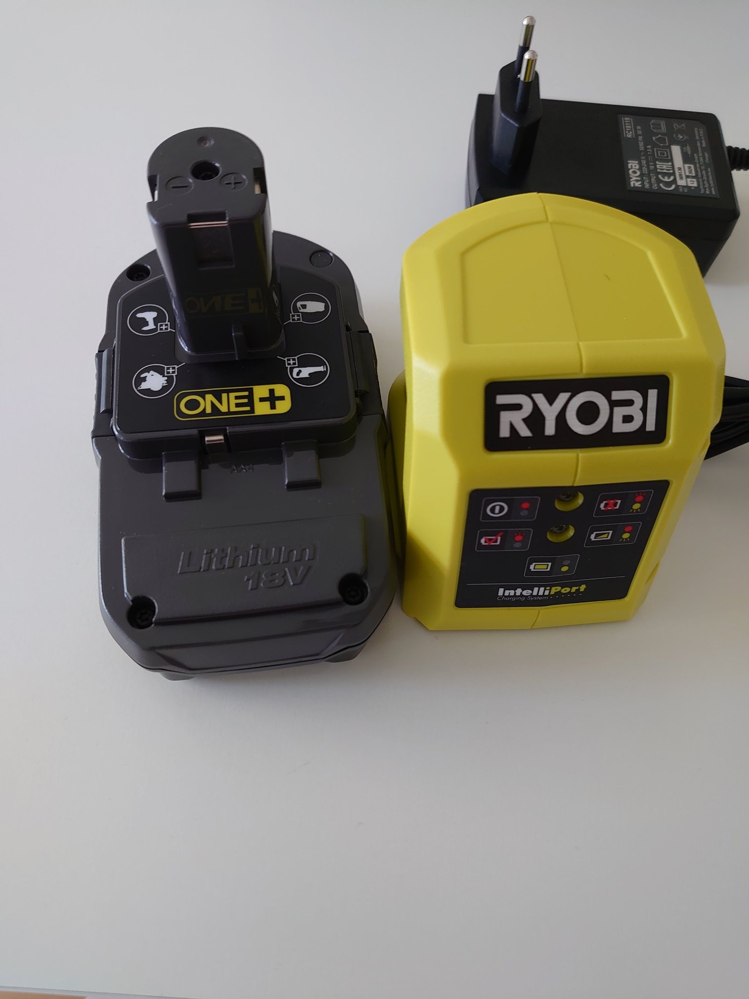 Ryobi one+ batteri lithium 18v 1.3Ah + laddare (407643931) ᐈ Köp på Tradera