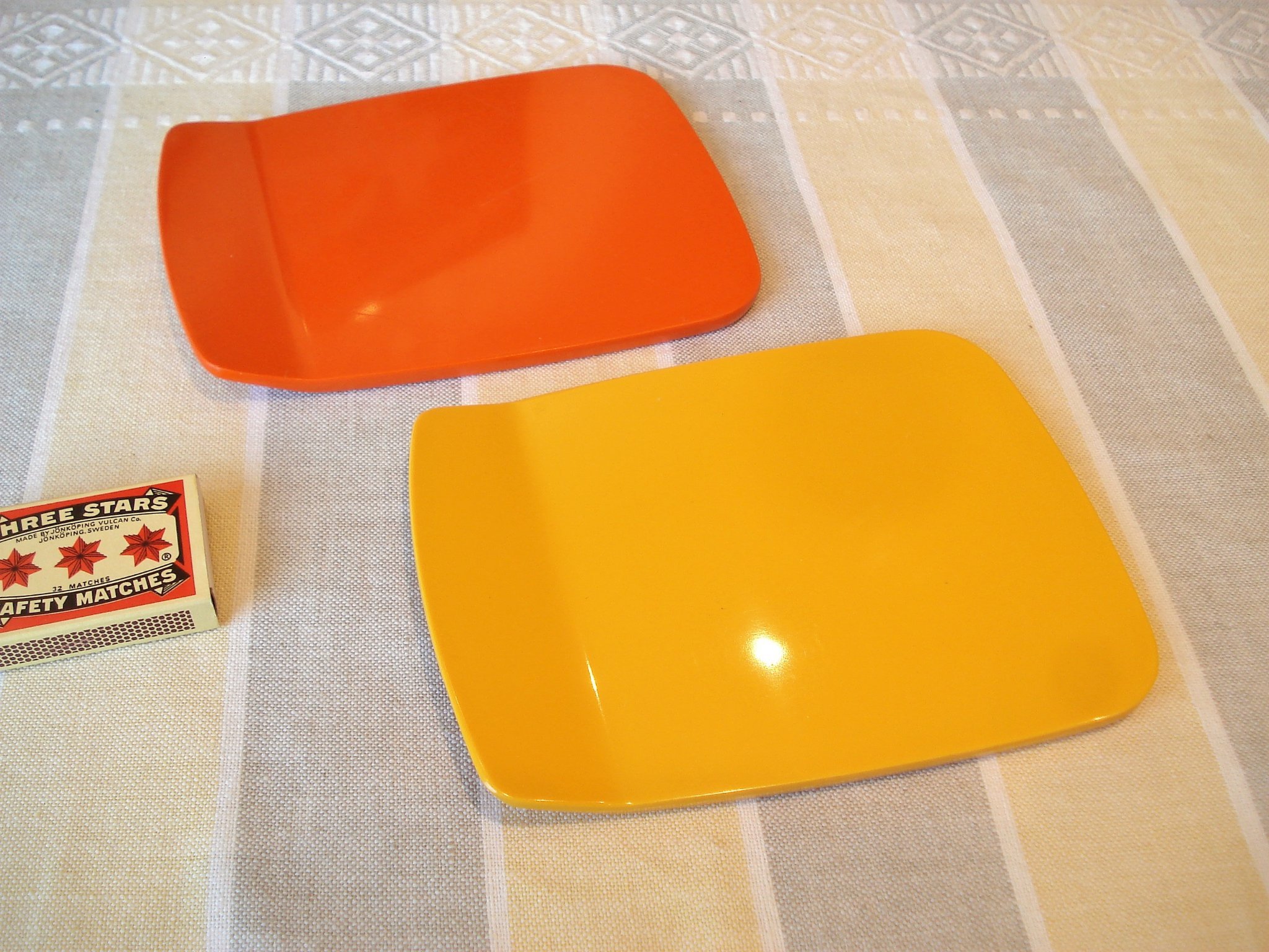Retro Orange & Gul Smörgåsplattor Rosti Mepal Melamin Plast I Mycket Fint Skick Retro Orange & Gul Smörgåsplattor Rosti Mepal Melamin Plast I Mycket Fint Skick