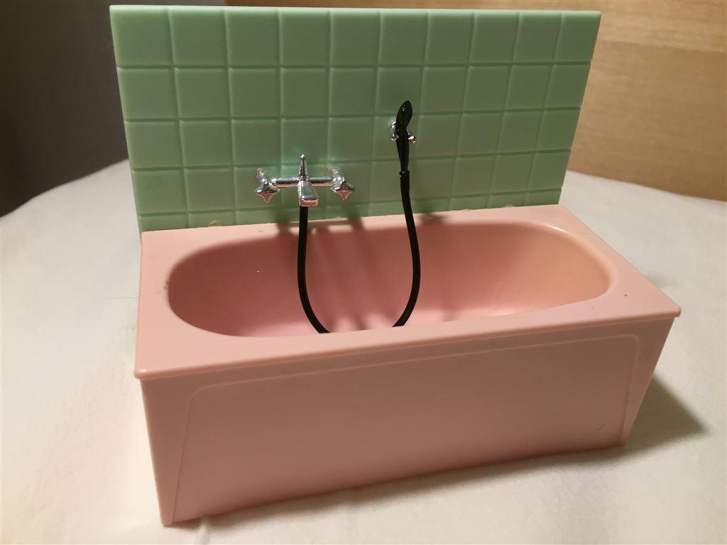 Lundby badrum retro på tradera.com lundbyskalan, dockskåp ...