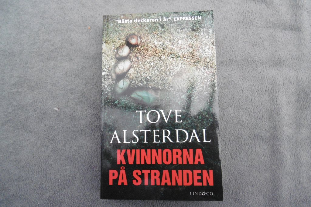 kvinnorna på stranden kvinnorna på stranden