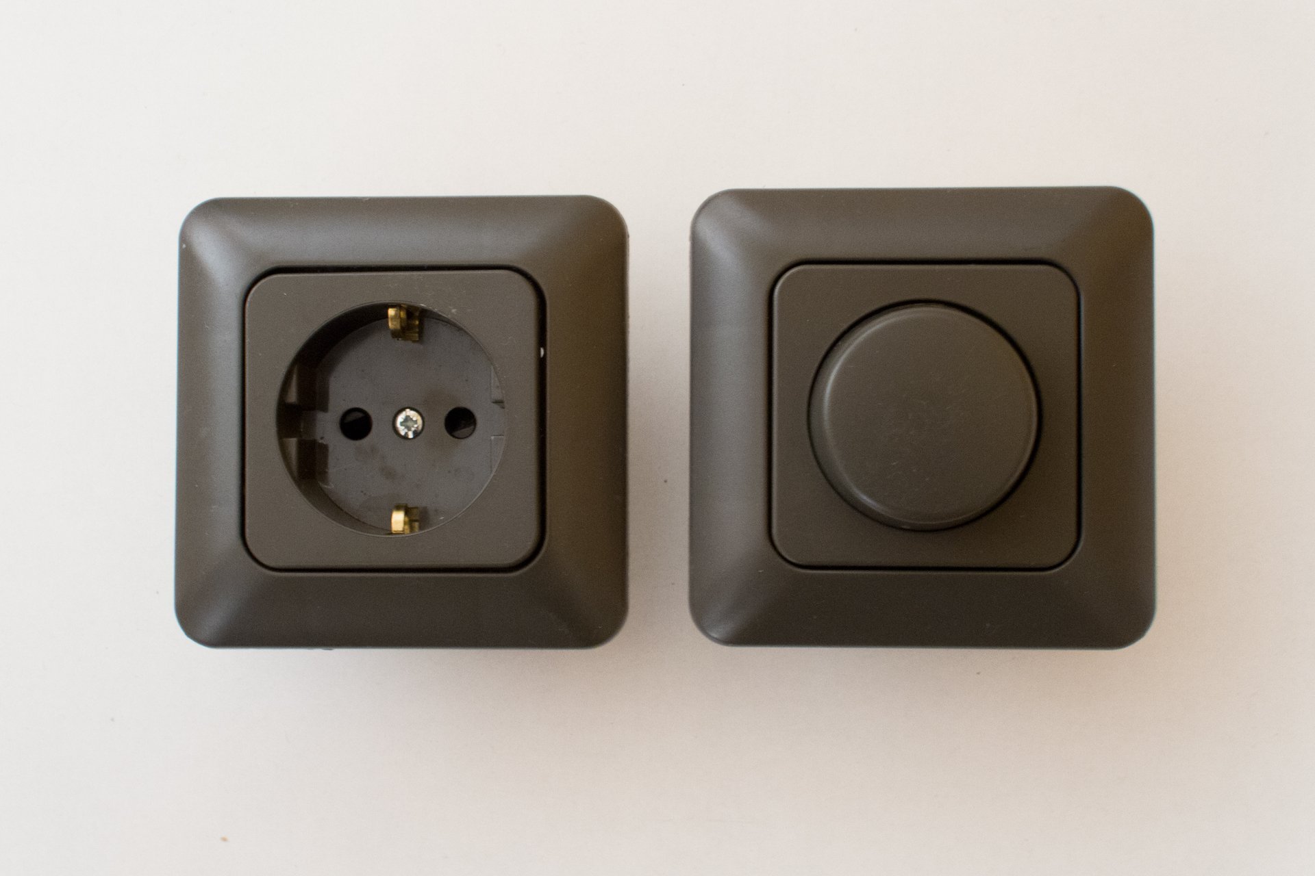Uttag och dimmer N&L (441265463) ᐈ Köp på Tradera
